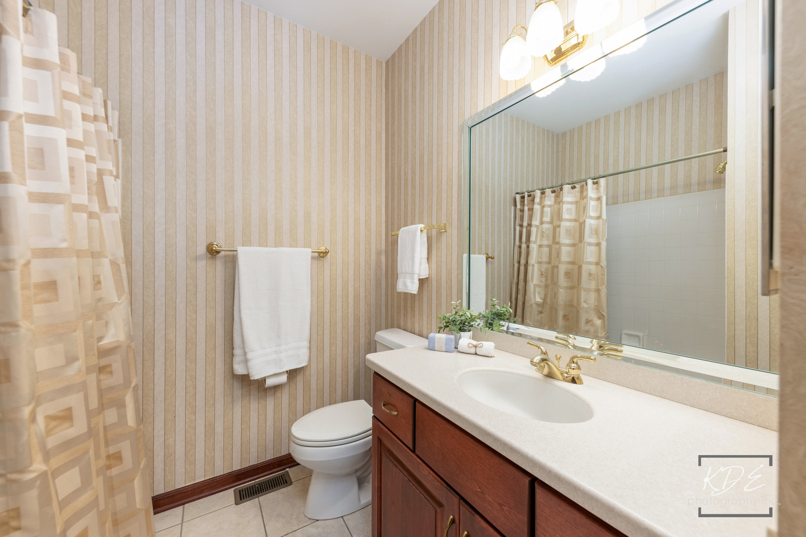 1512 Harbour Towne Place, Naperville, IL 60564