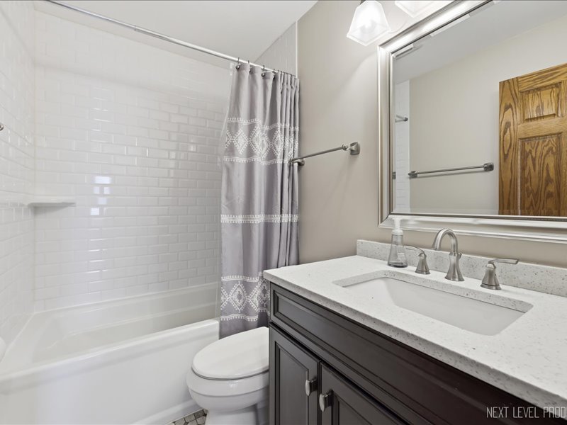 1503 Amherst Drive, Schaumburg, IL 60194