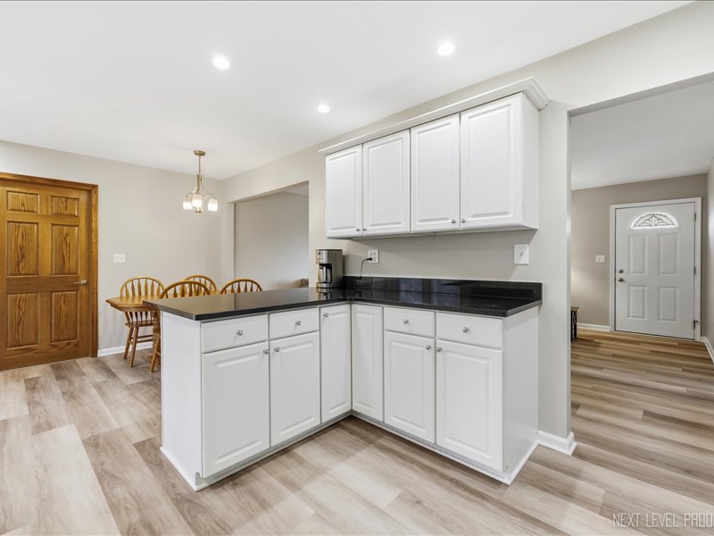 1503 Amherst Drive, Schaumburg, IL 60194