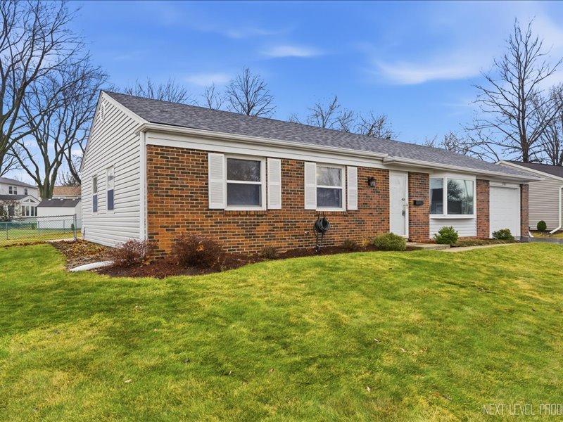 1503 Amherst Drive, Schaumburg, IL 60194