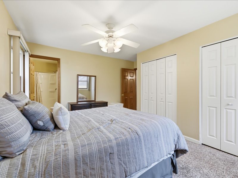 1503 Amherst Drive, Schaumburg, IL 60194