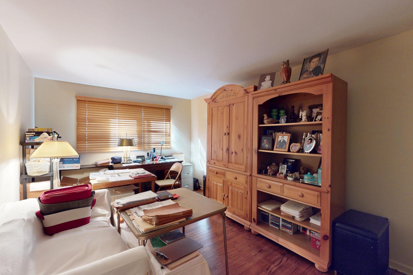 2604 N Prindle Avenue, Arlington Heights, IL 60004