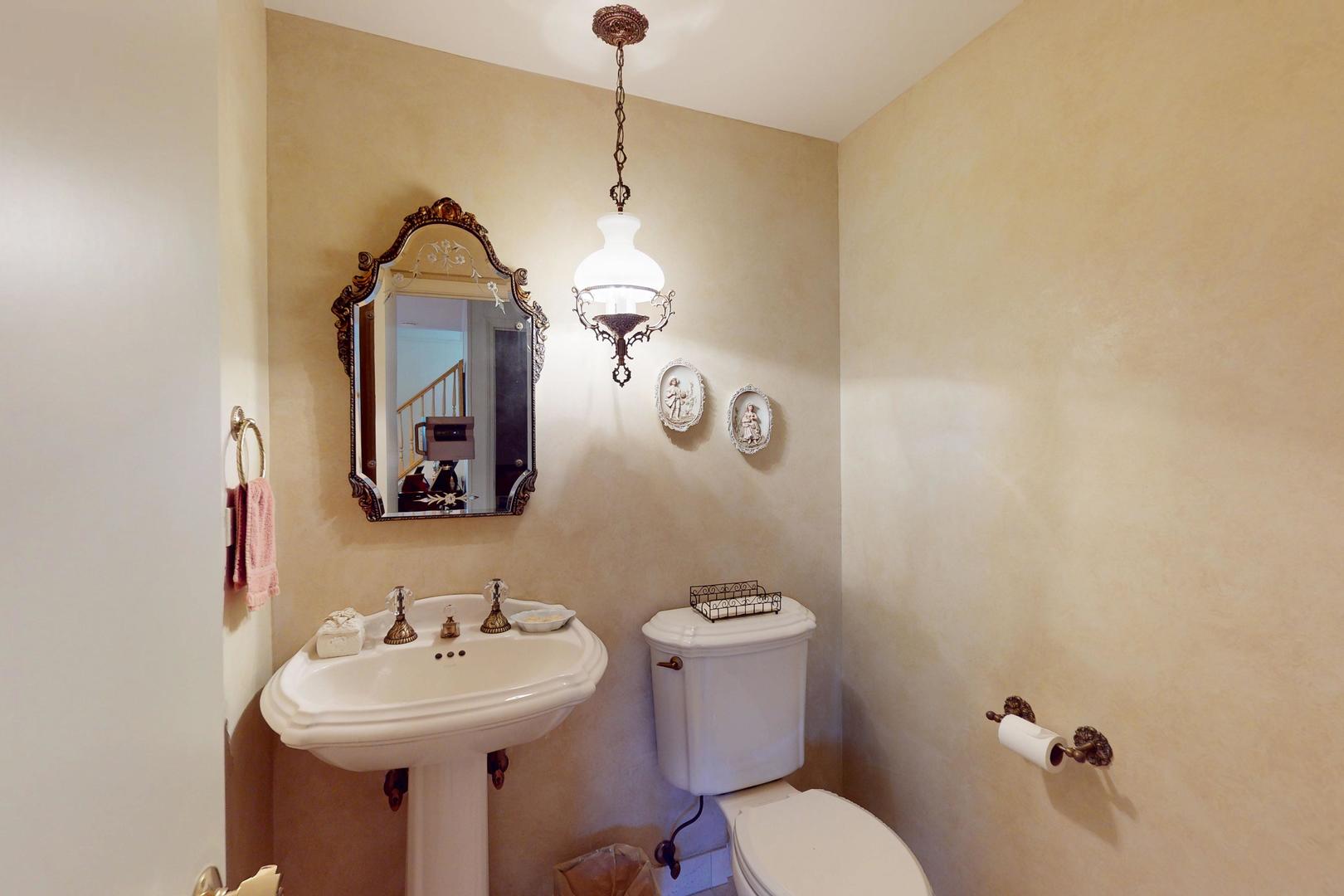 2604 N Prindle Avenue, Arlington Heights, IL 60004