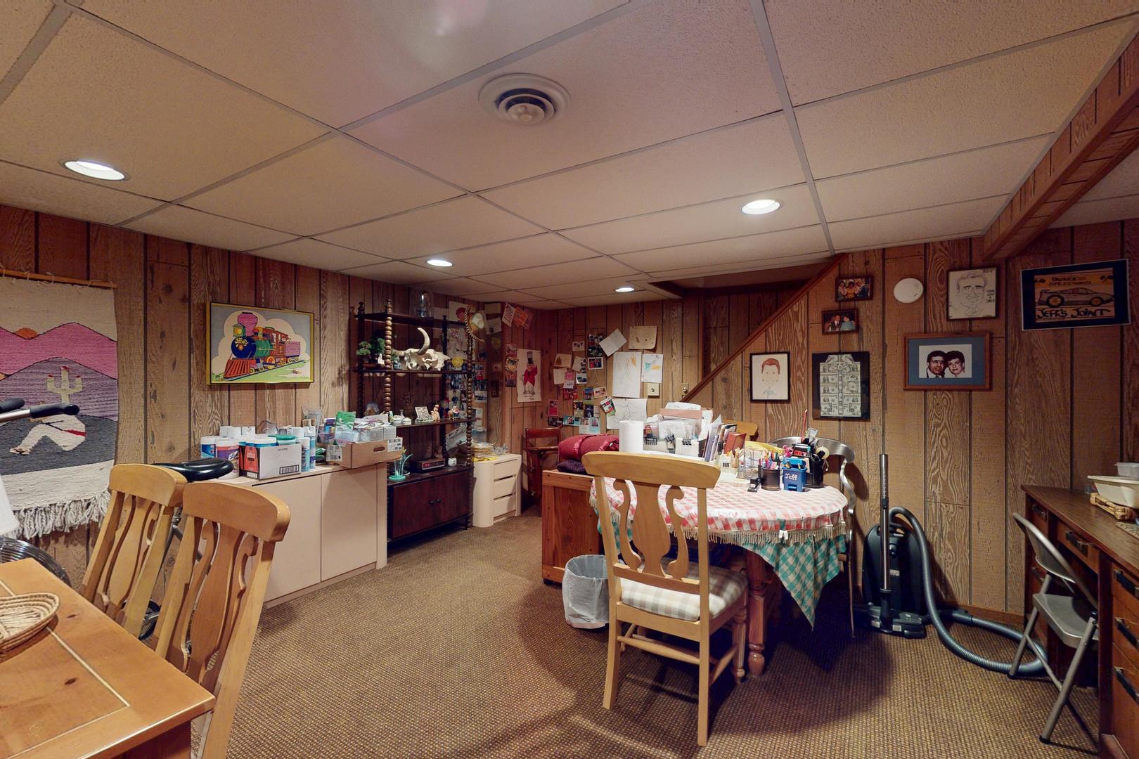 2604 N Prindle Avenue, Arlington Heights, IL 60004