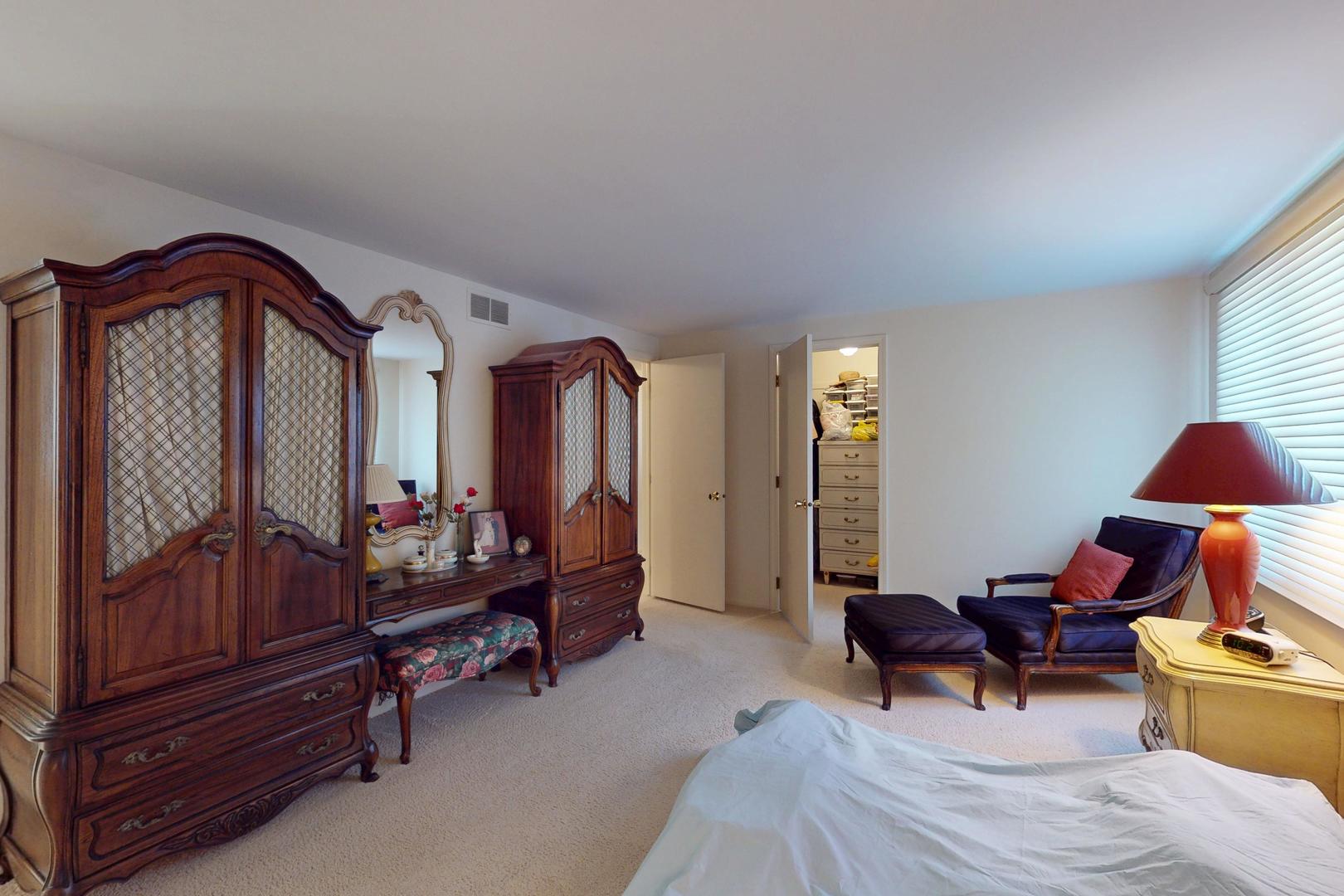 2604 N Prindle Avenue, Arlington Heights, IL 60004