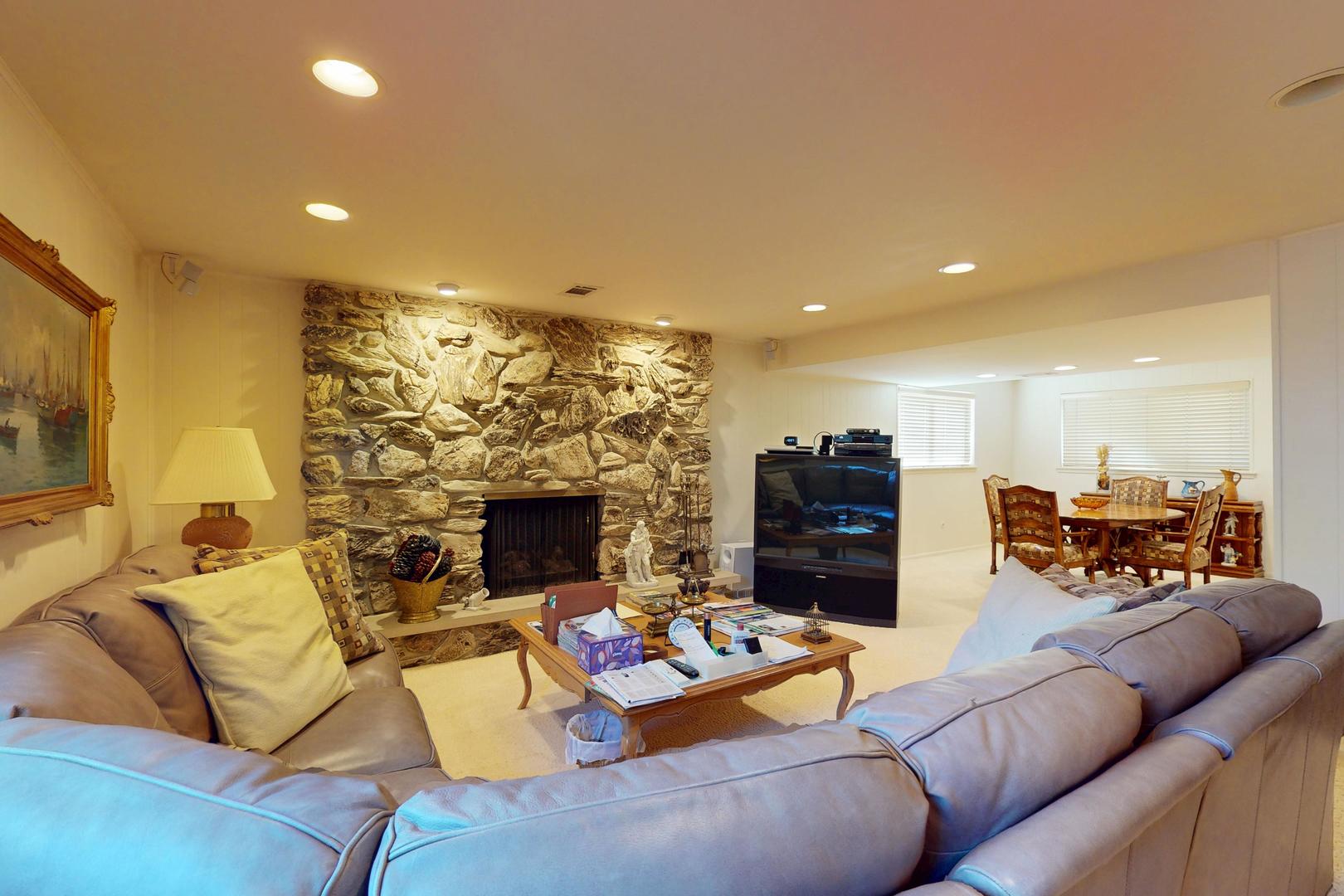 2604 N Prindle Avenue, Arlington Heights, IL 60004