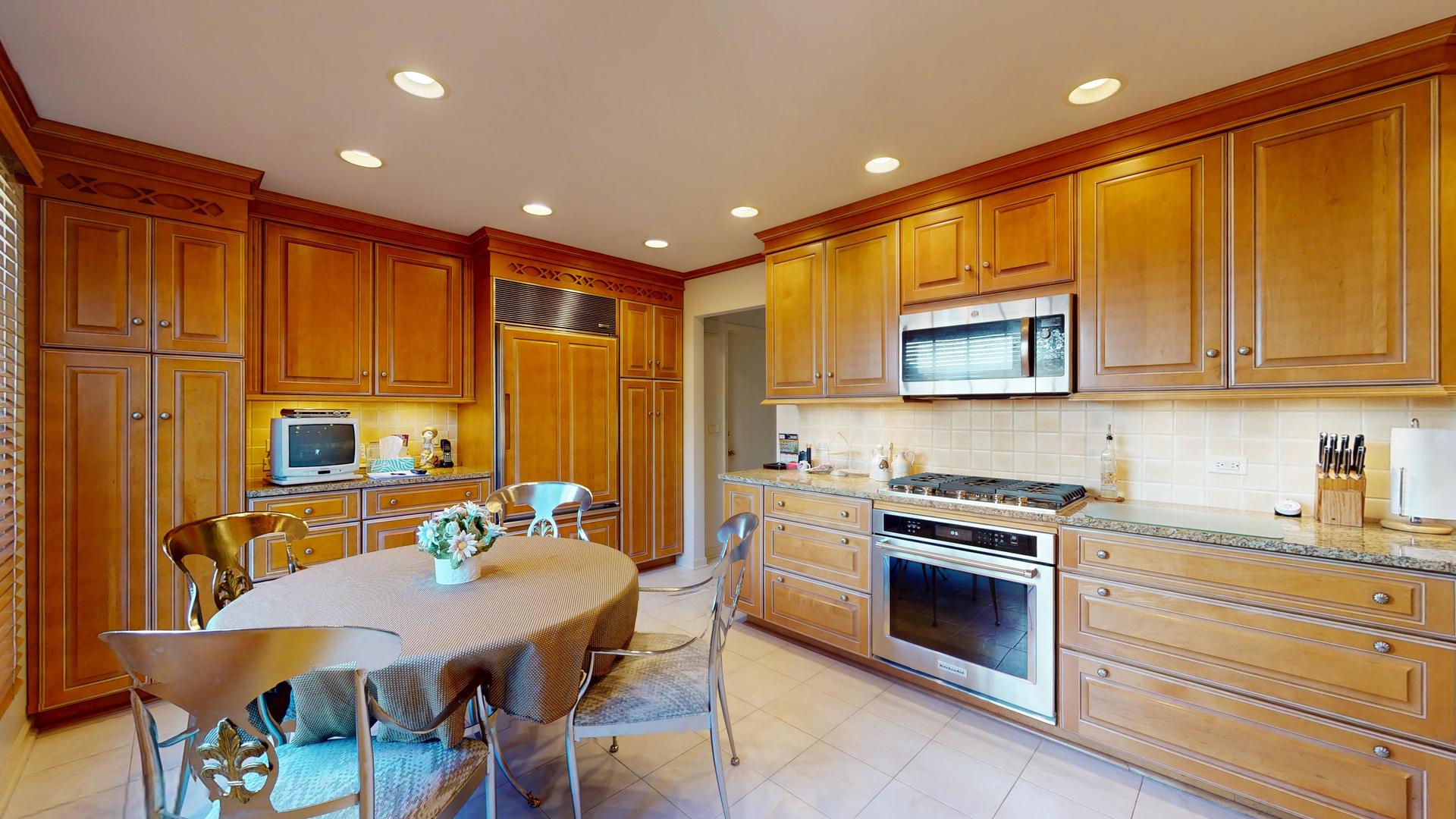 2604 N Prindle Avenue, Arlington Heights, IL 60004