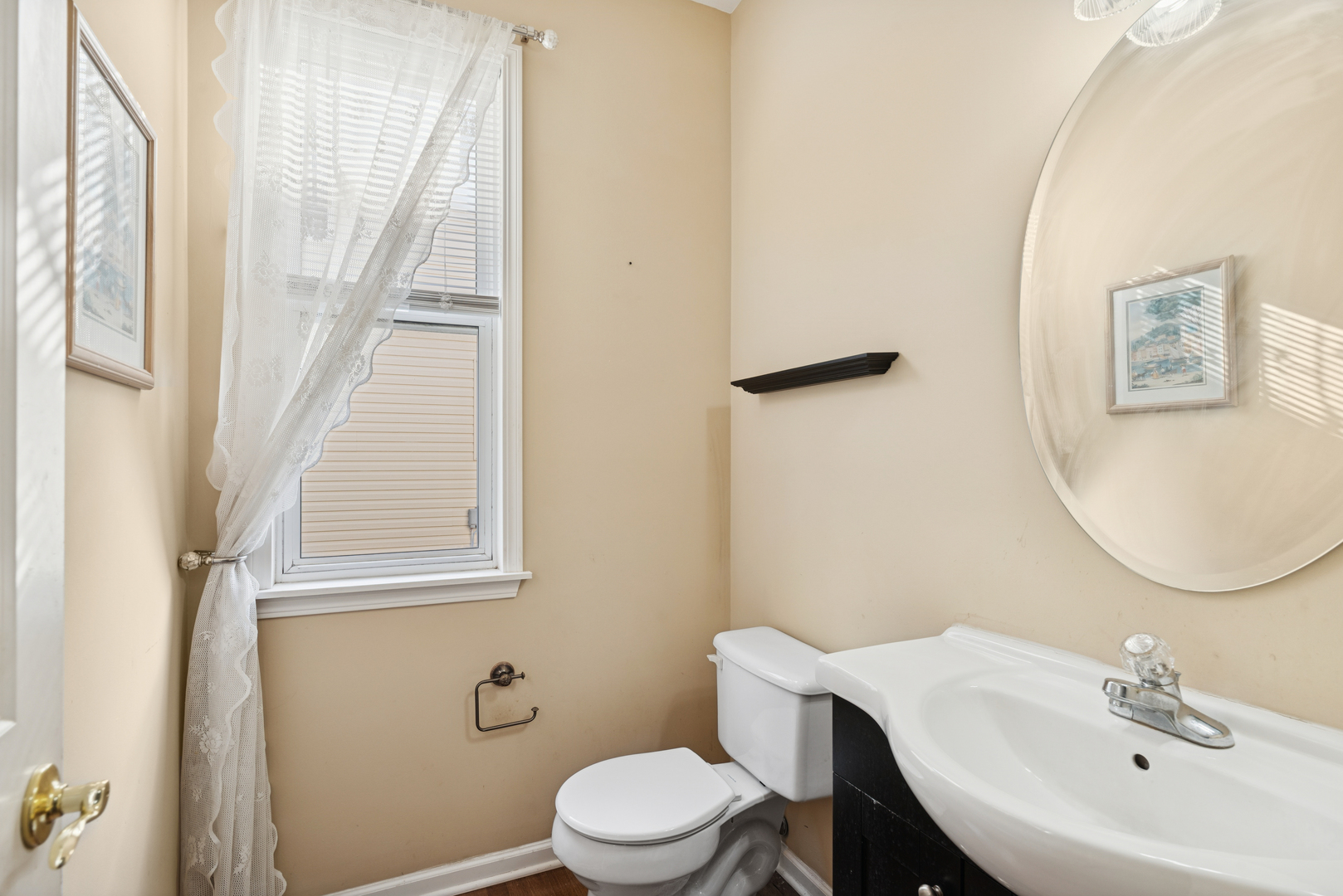 1534 S Falcon Drive, Libertyville, IL 60048