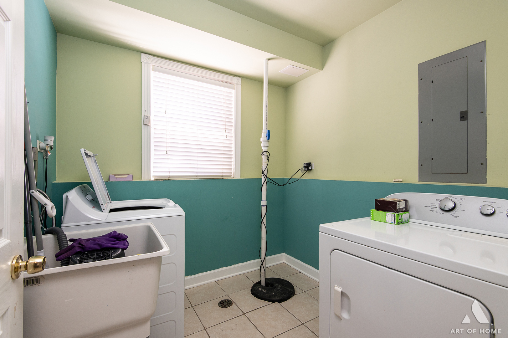 7319 W 58th Place, Summit, IL 60501