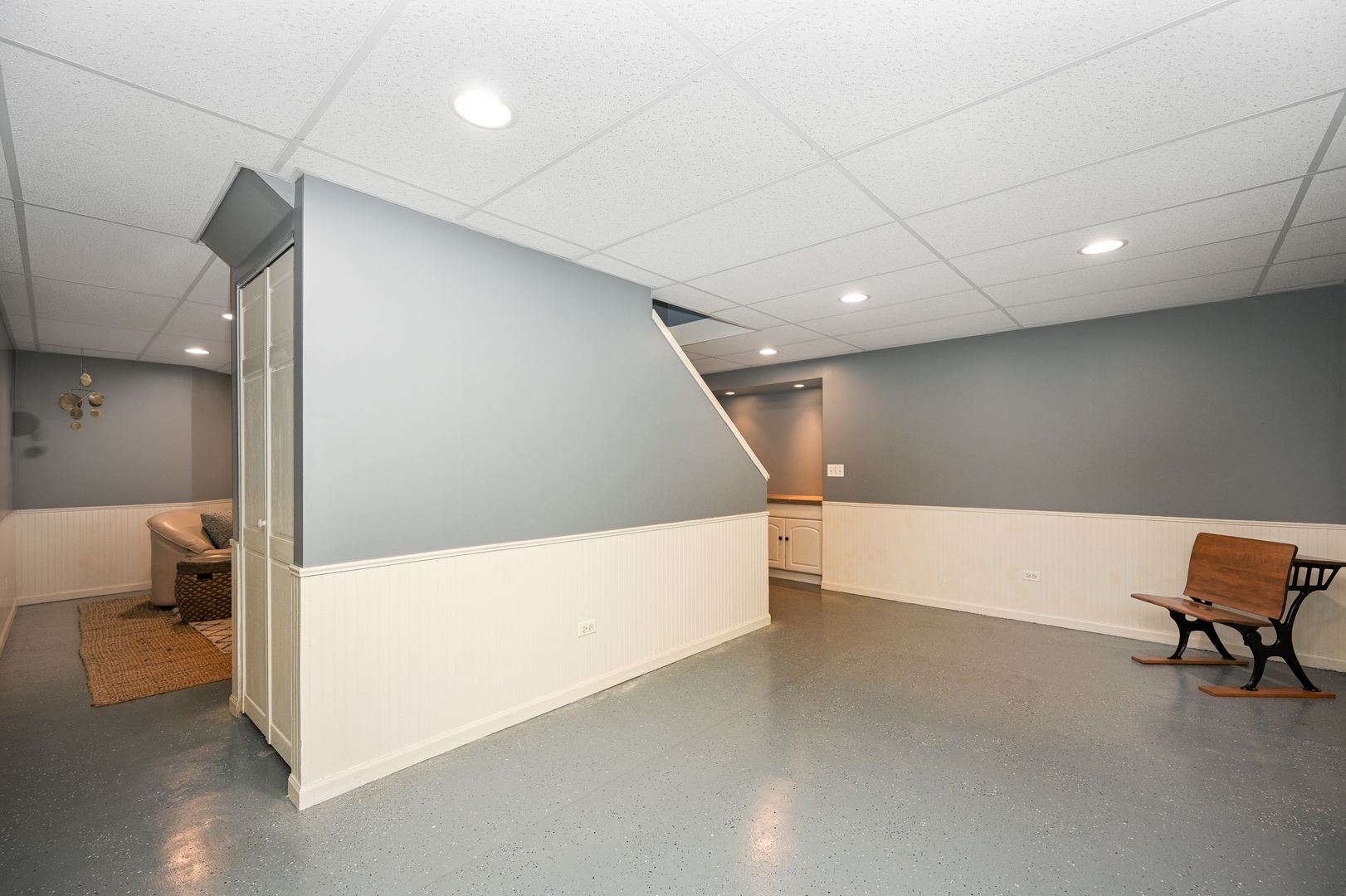 476 Longfellow Avenue, Glen Ellyn, IL 60137