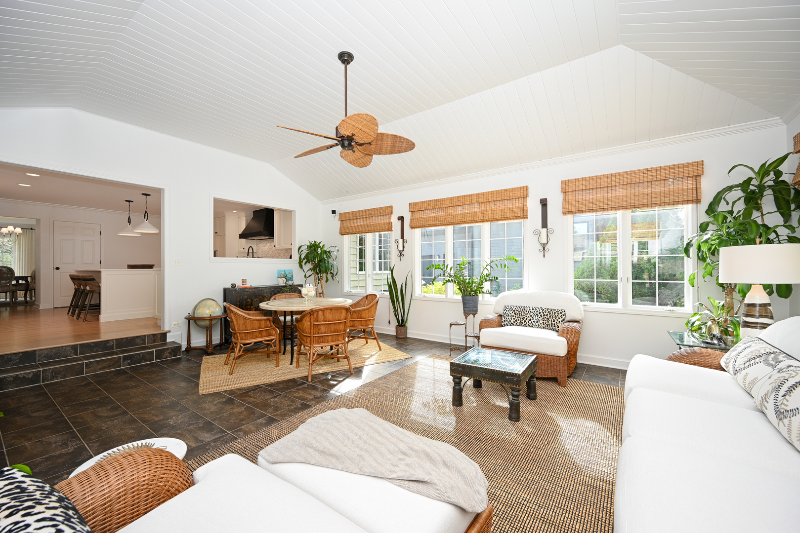 476 Longfellow Avenue, Glen Ellyn, IL 60137