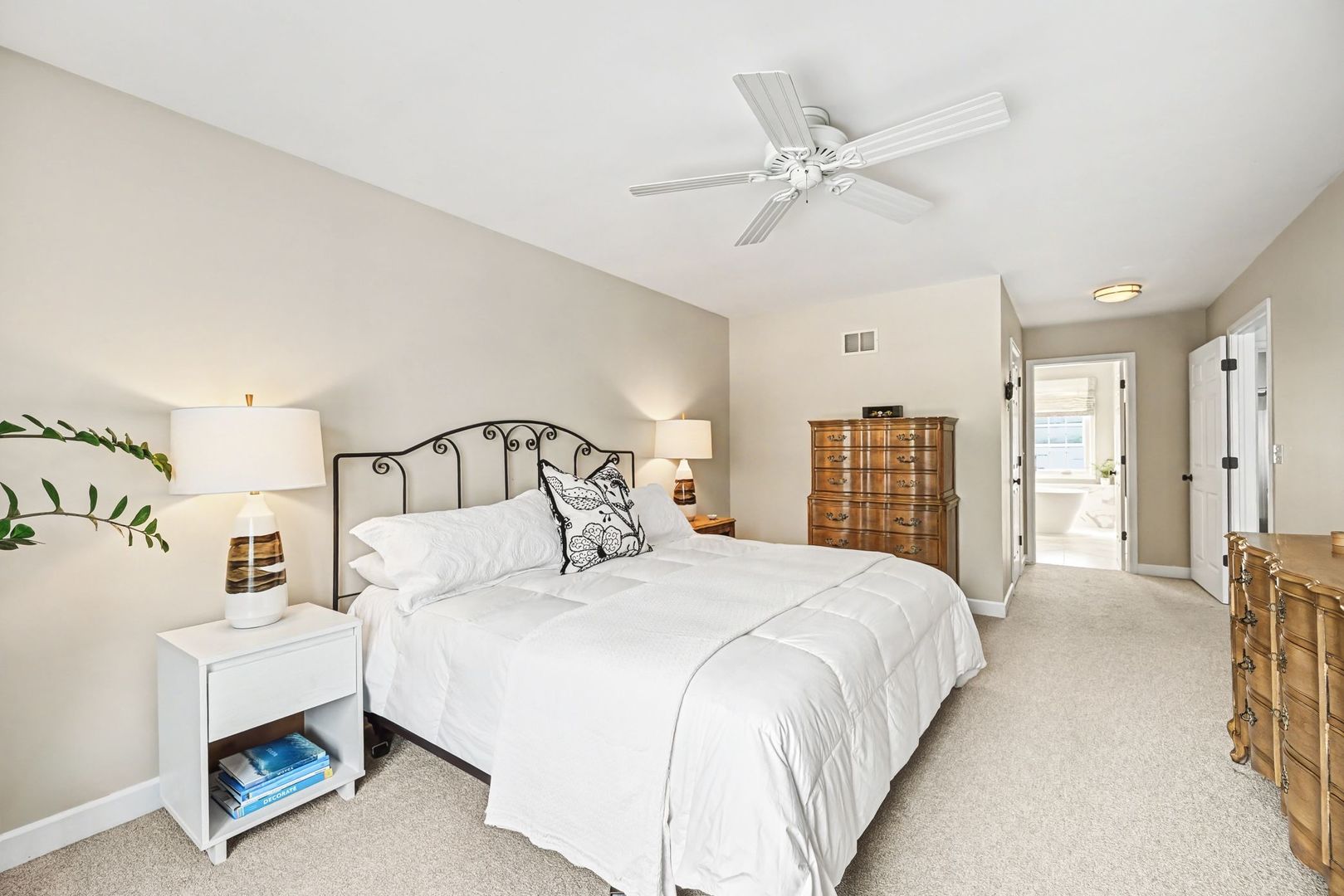 476 Longfellow Avenue, Glen Ellyn, IL 60137