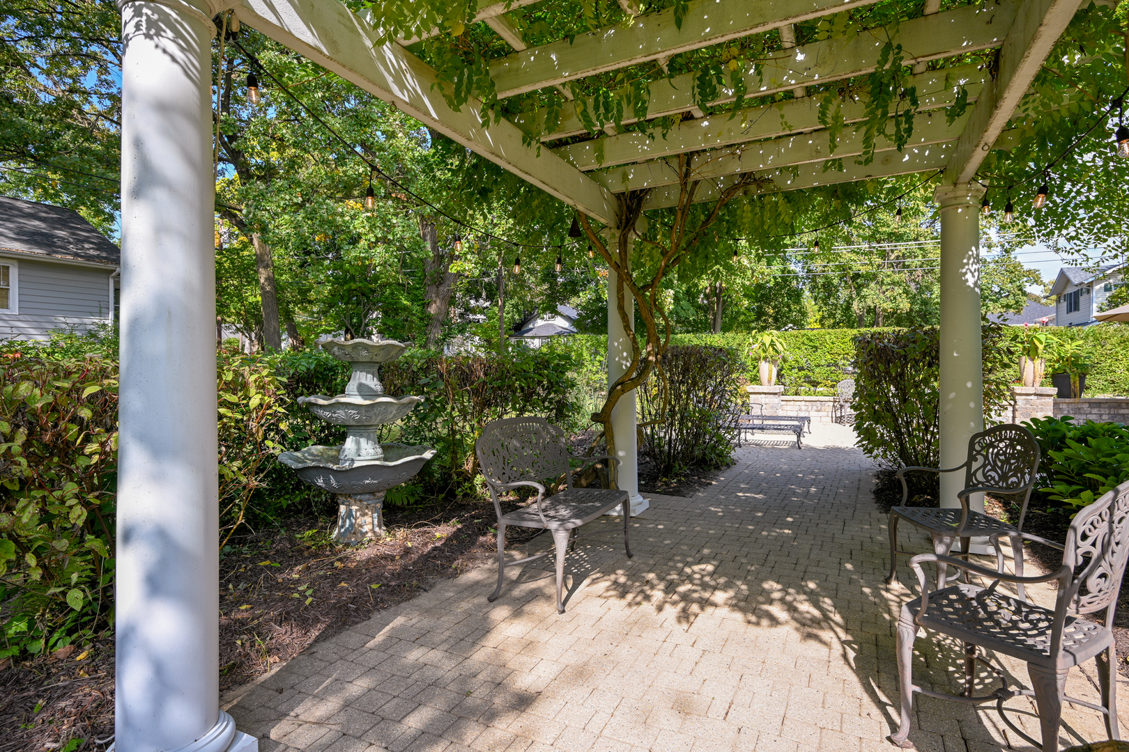 476 Longfellow Avenue, Glen Ellyn, IL 60137