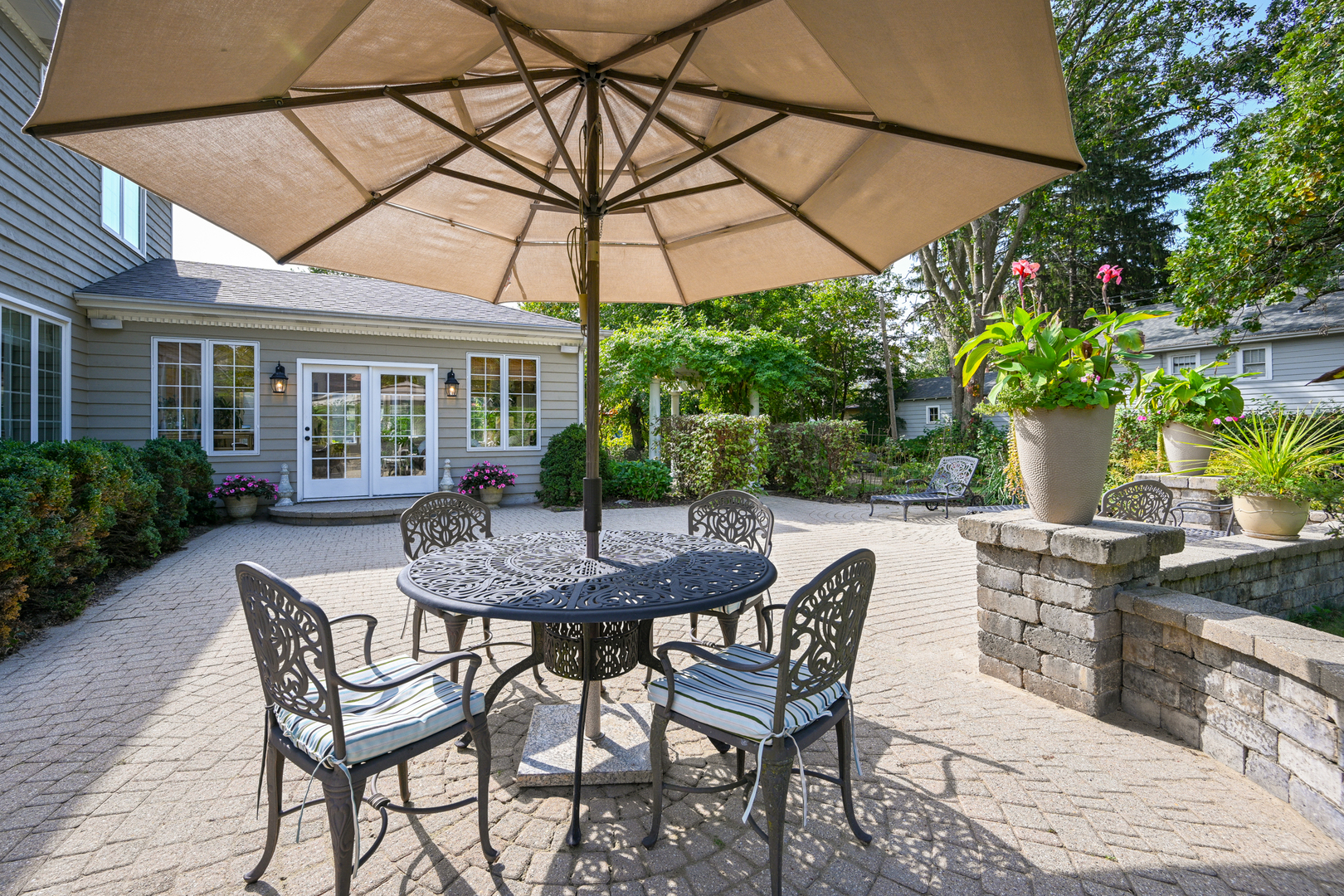 476 Longfellow Avenue, Glen Ellyn, IL 60137