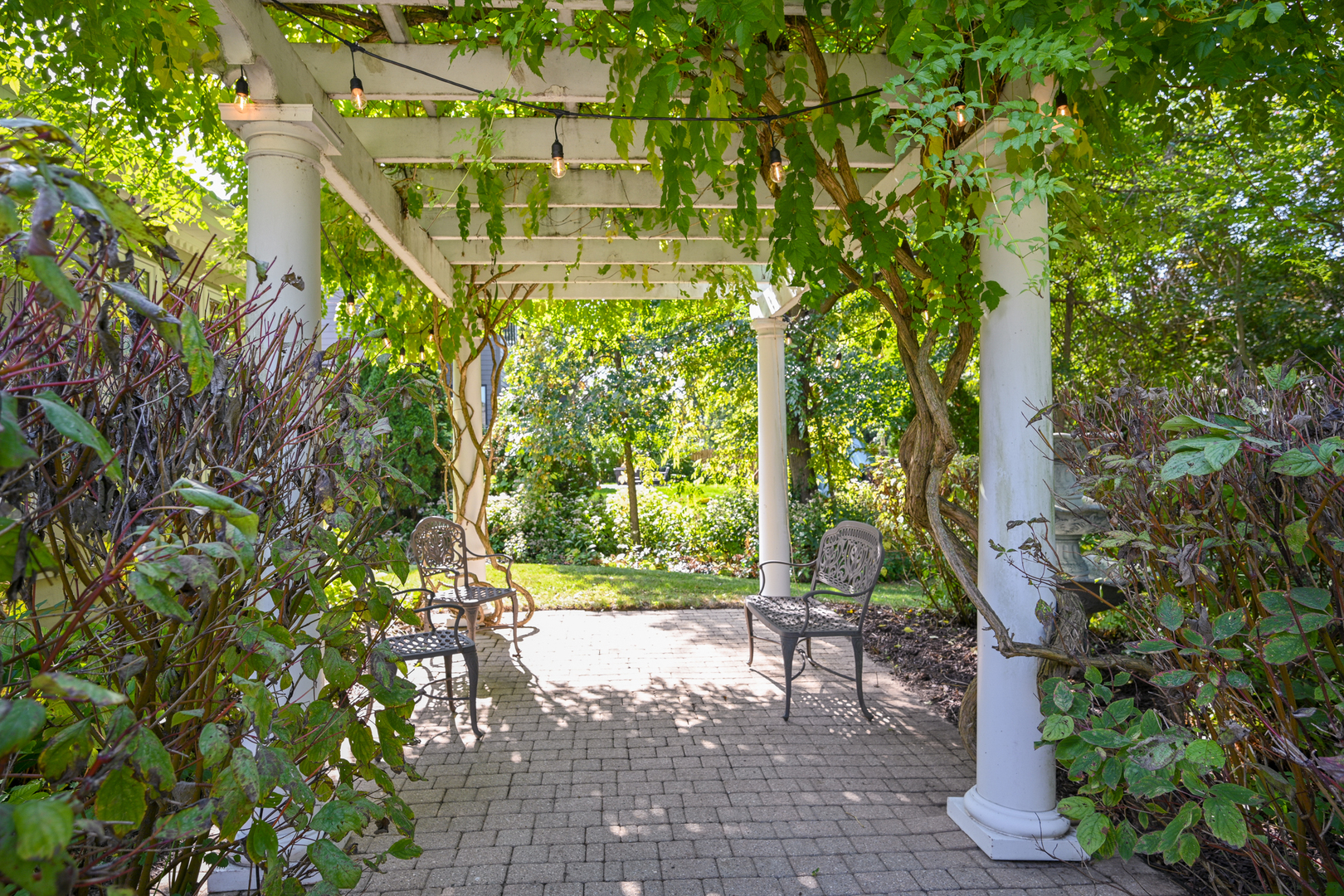 476 Longfellow Avenue, Glen Ellyn, IL 60137