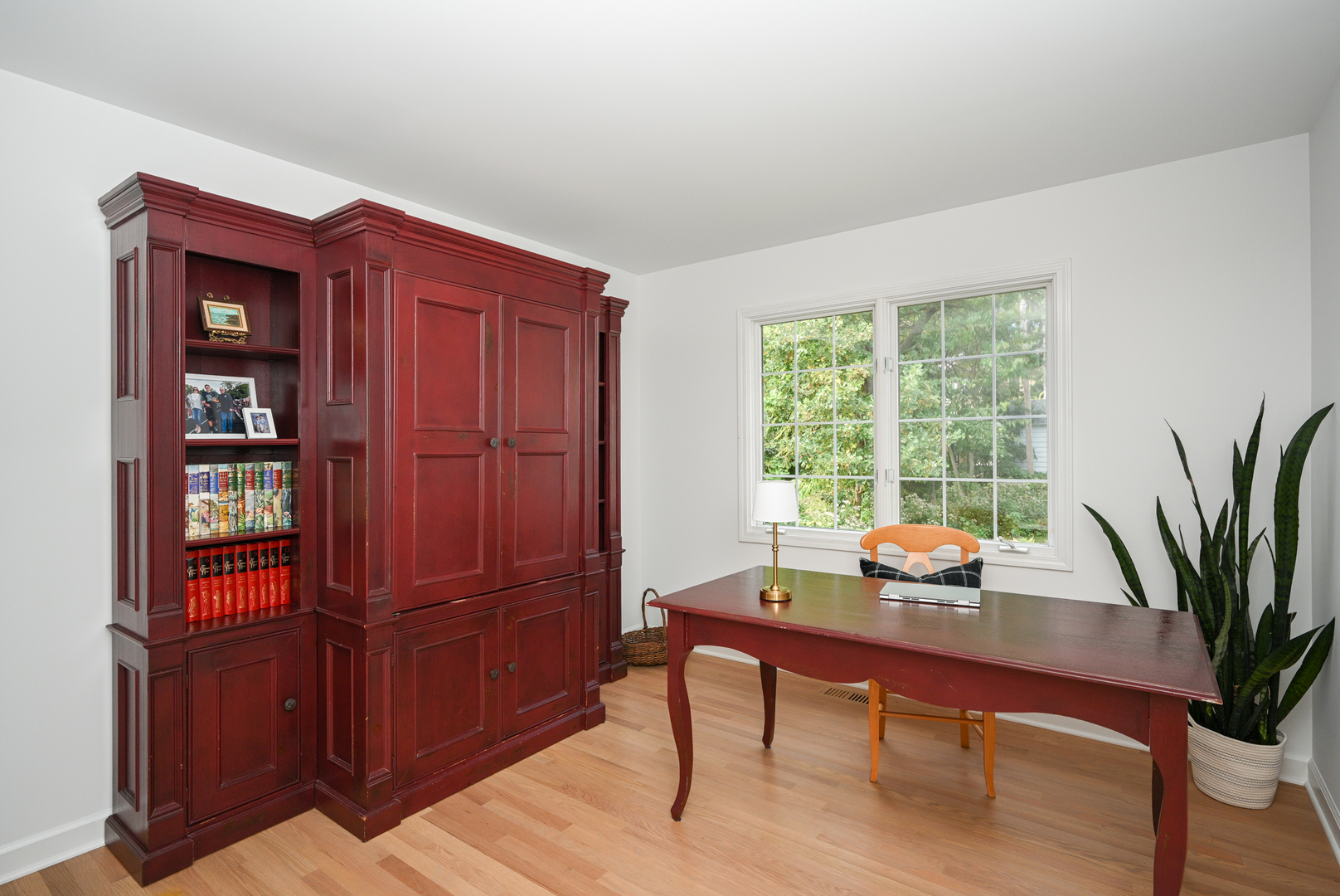 476 Longfellow Avenue, Glen Ellyn, IL 60137