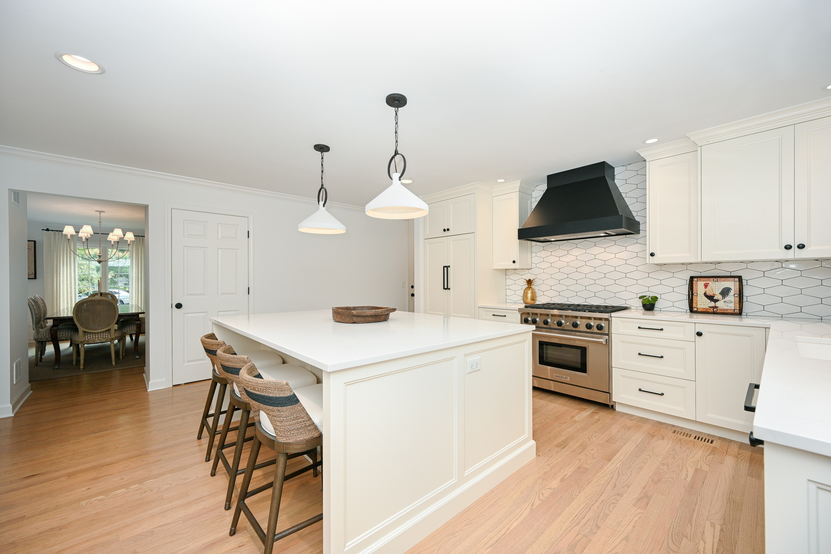 476 Longfellow Avenue, Glen Ellyn, IL 60137