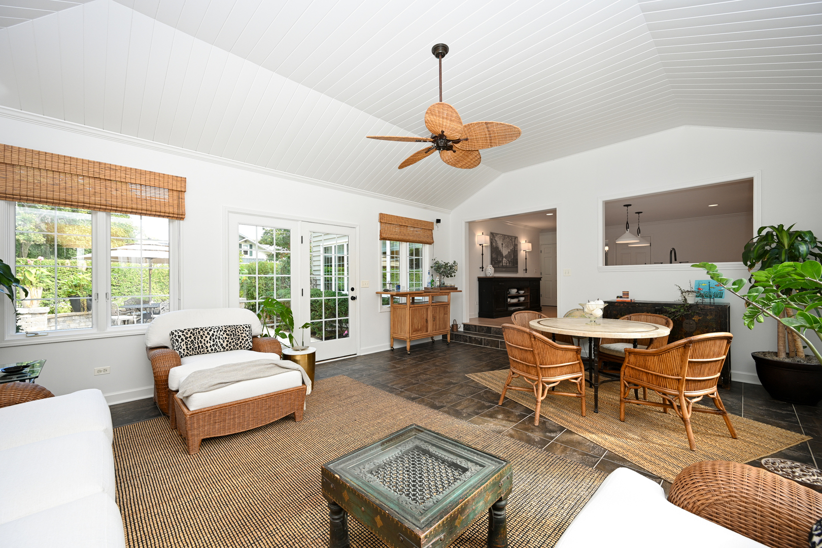 476 Longfellow Avenue, Glen Ellyn, IL 60137