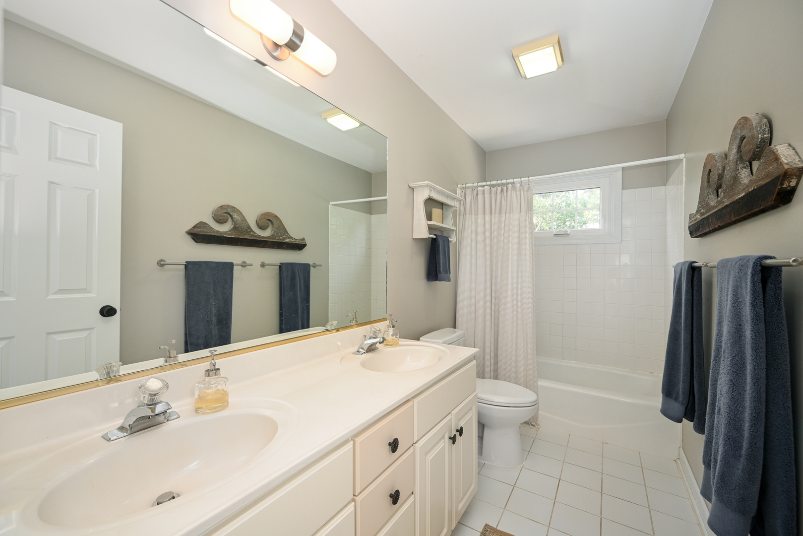 476 Longfellow Avenue, Glen Ellyn, IL 60137