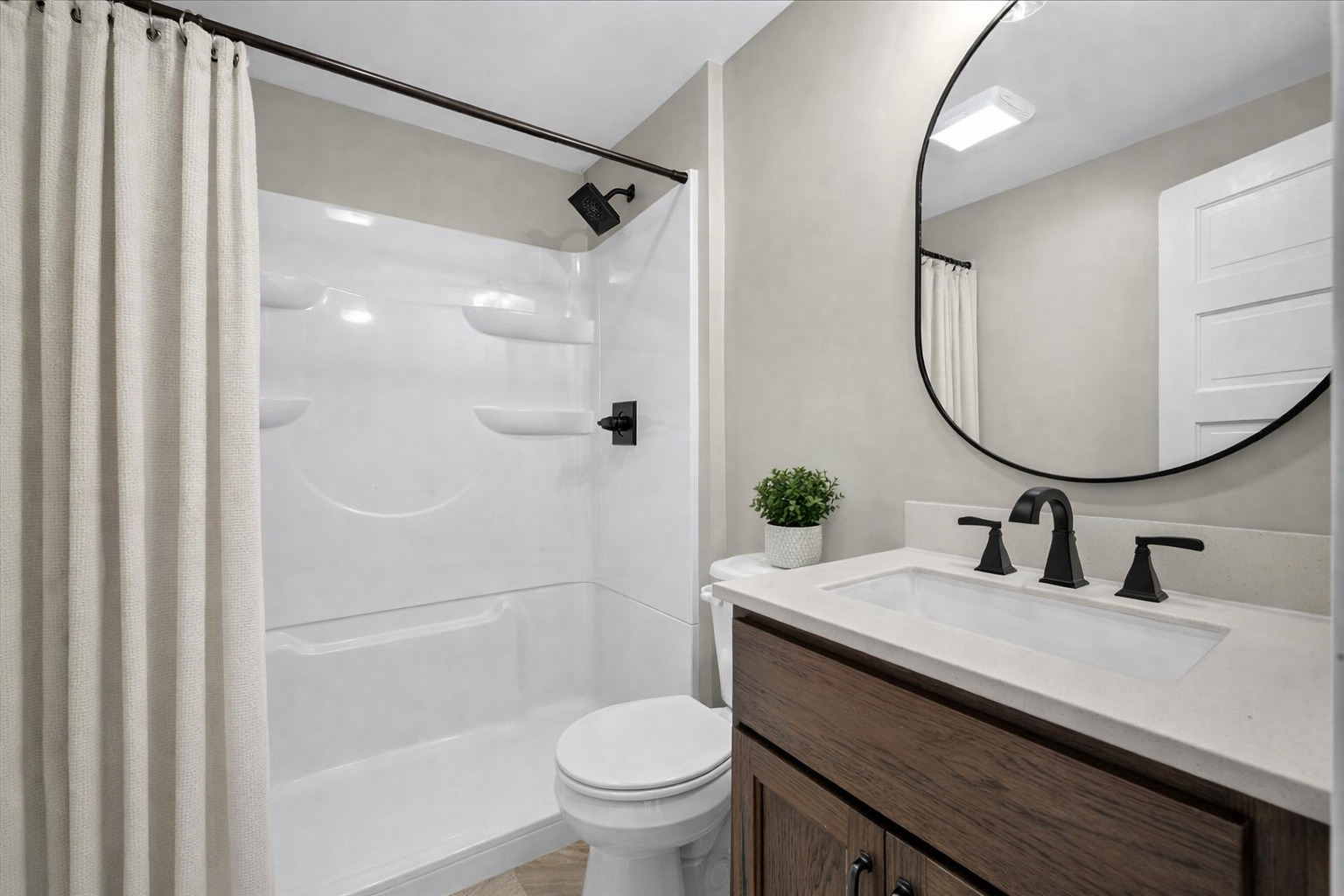 11 E 3rd Street, El Paso, IL 61738