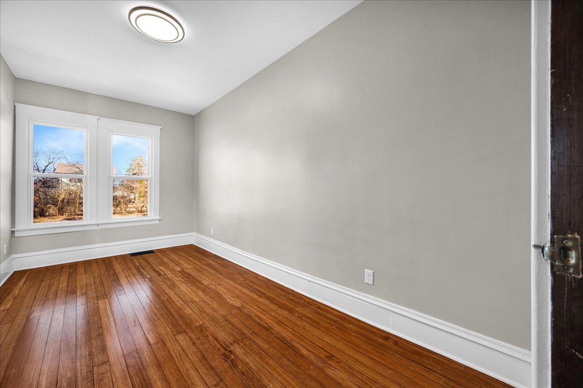 11 E 3rd Street, El Paso, IL 61738