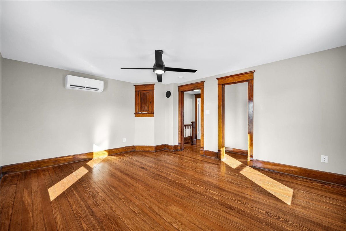 11 E 3rd Street, El Paso, IL 61738