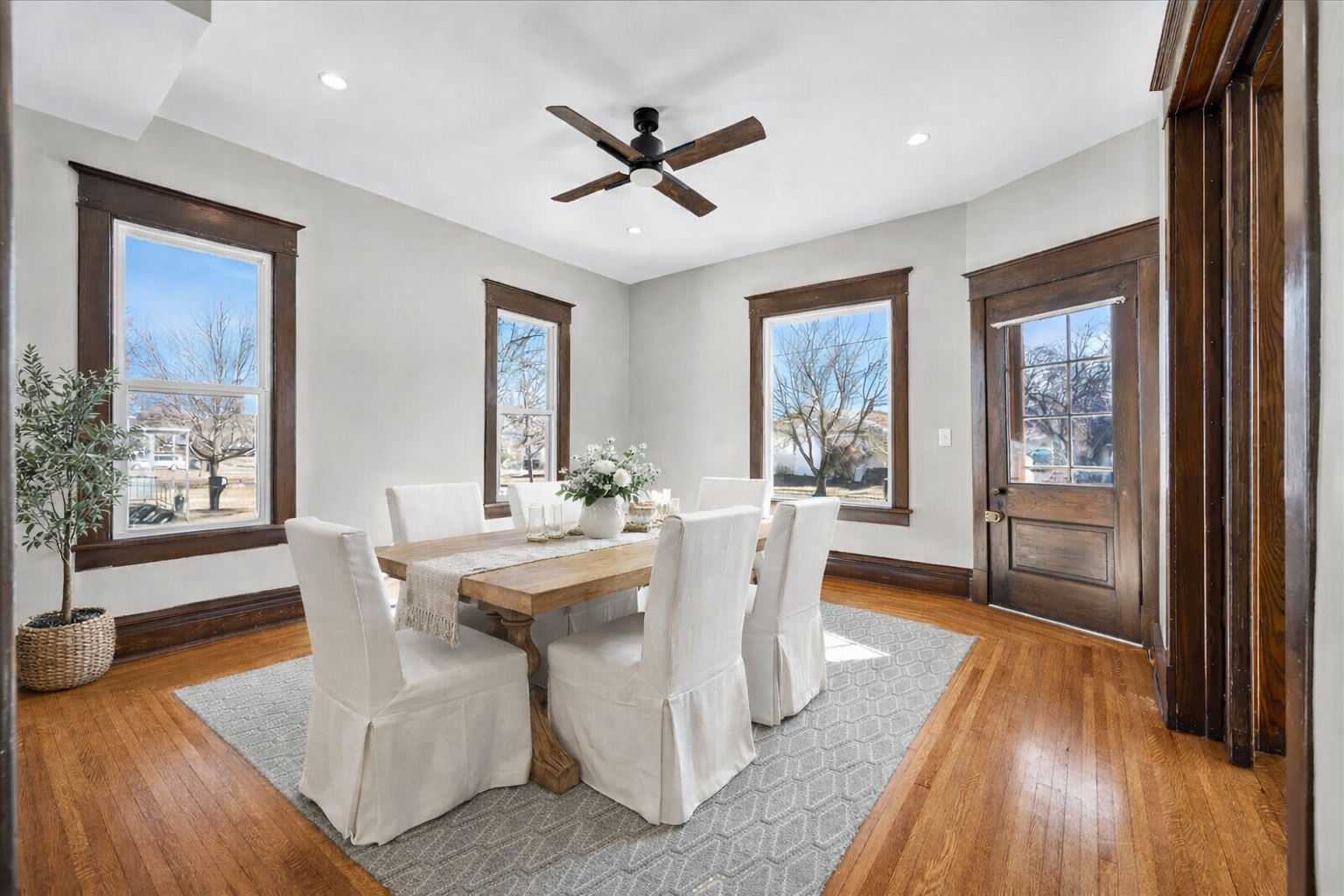 11 E 3rd Street, El Paso, IL 61738