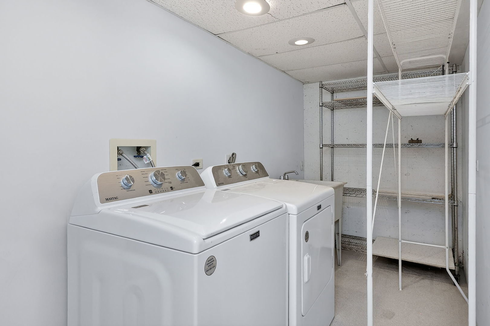 1723 Napoleon Drive, Naperville, IL 60565