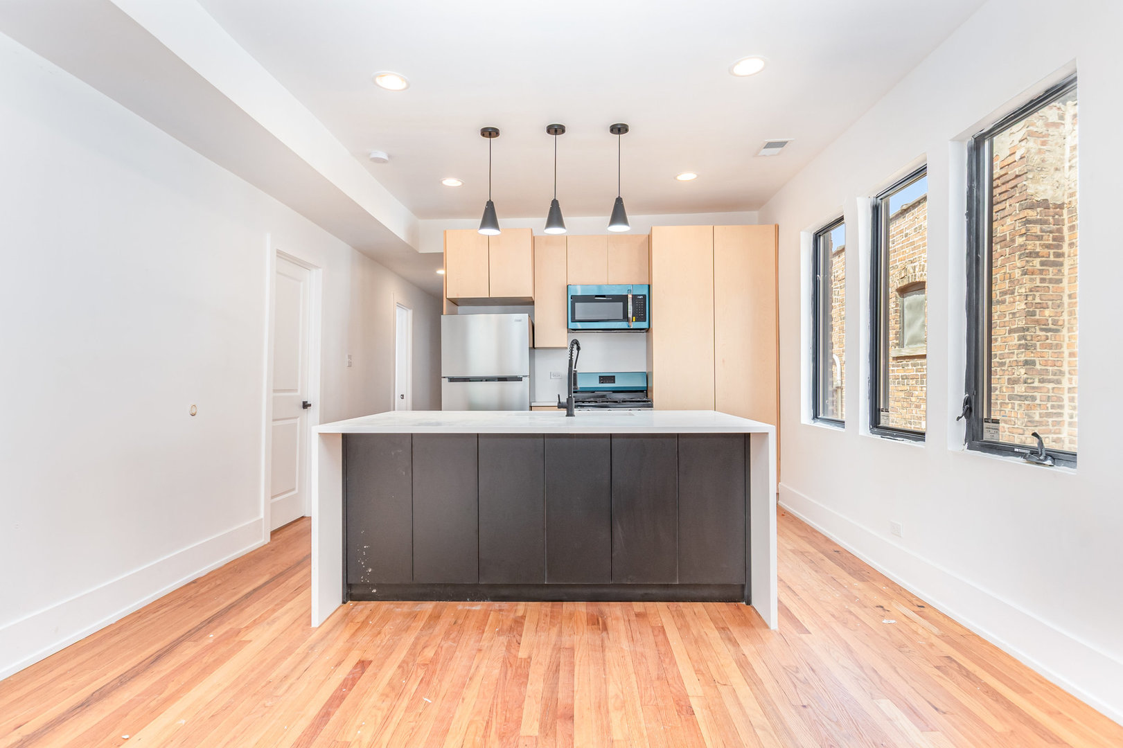 6336 S EBERHART Avenue, Chicago, IL 60637