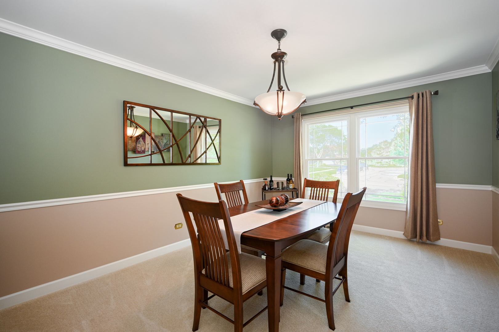 880 Hampton Drive, Carol Stream, IL 60188