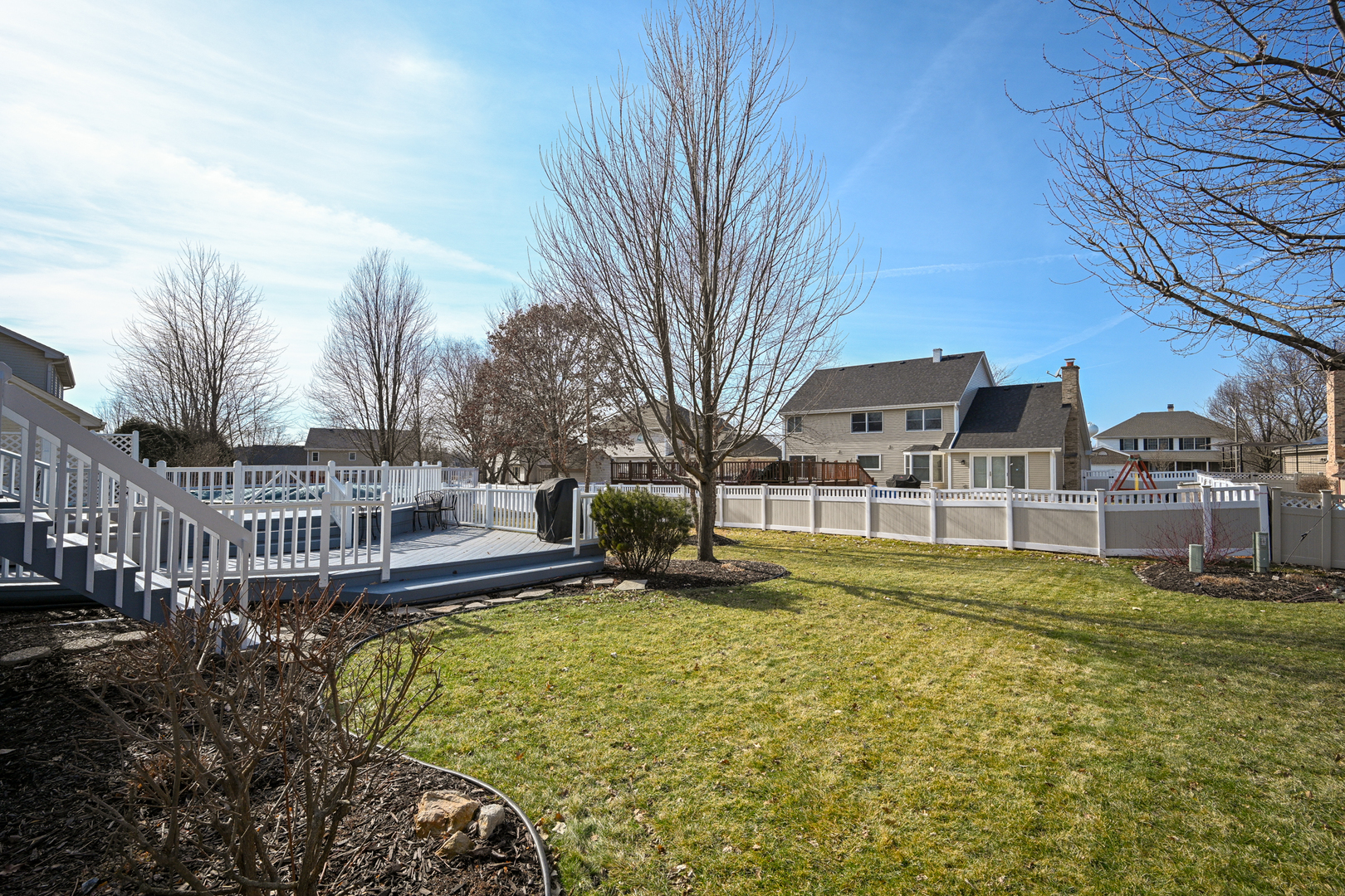 880 Hampton Drive, Carol Stream, IL 60188