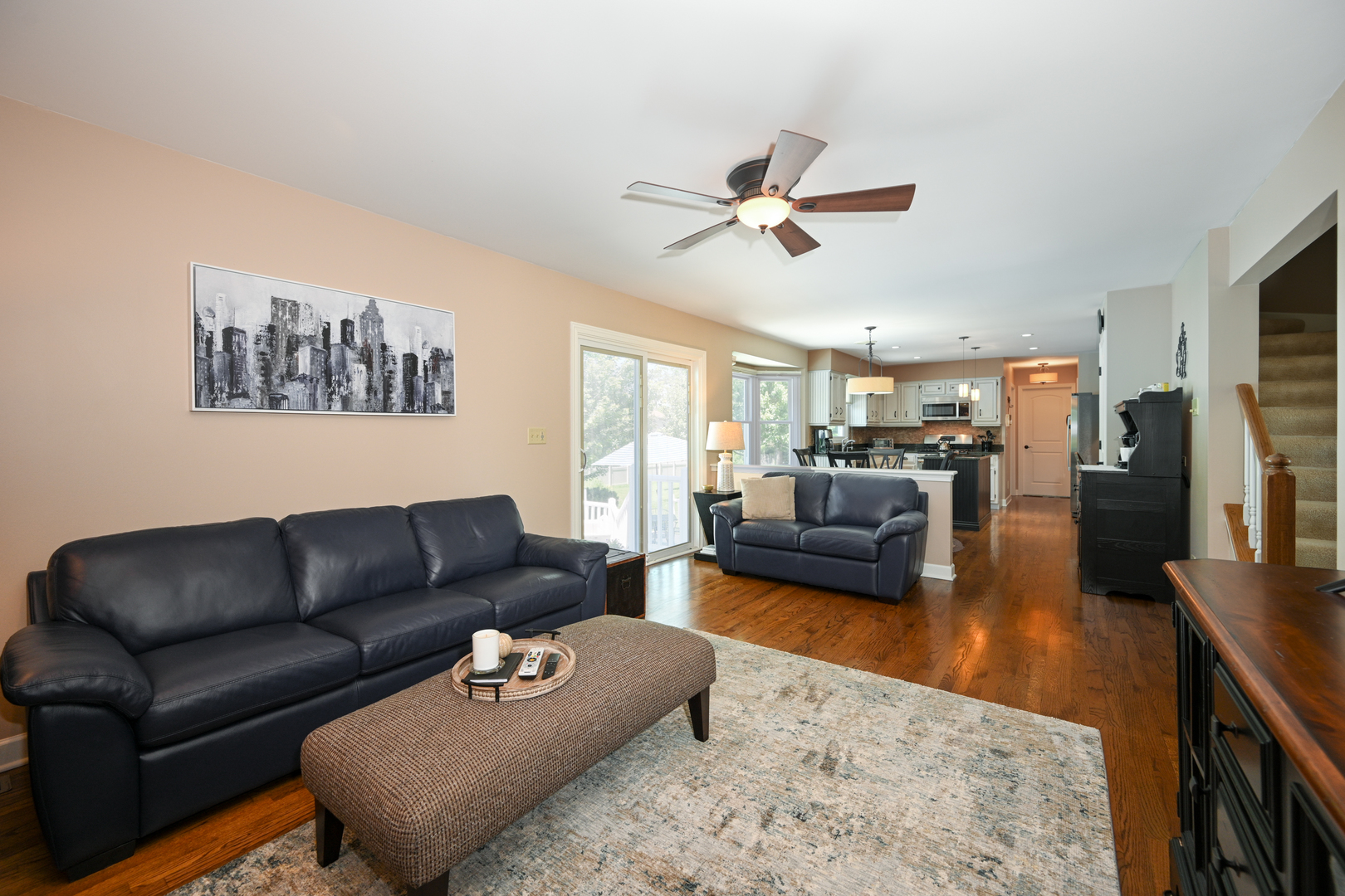 880 Hampton Drive, Carol Stream, IL 60188