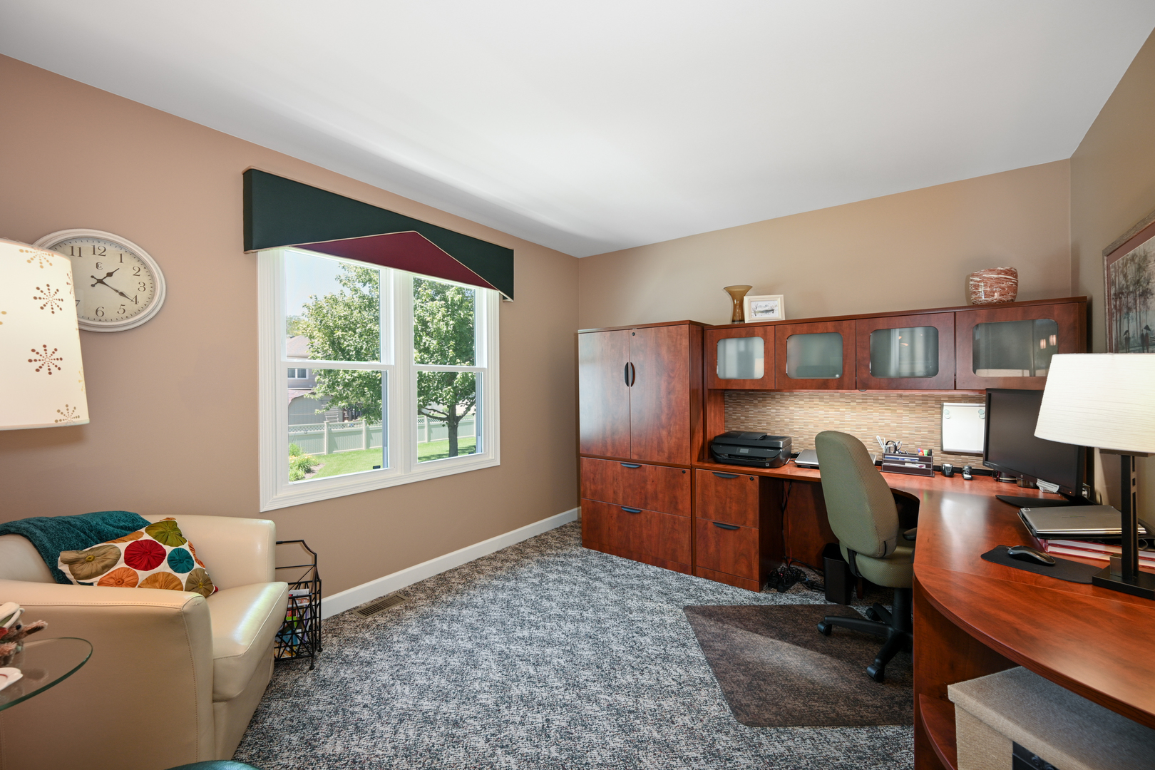 880 Hampton Drive, Carol Stream, IL 60188