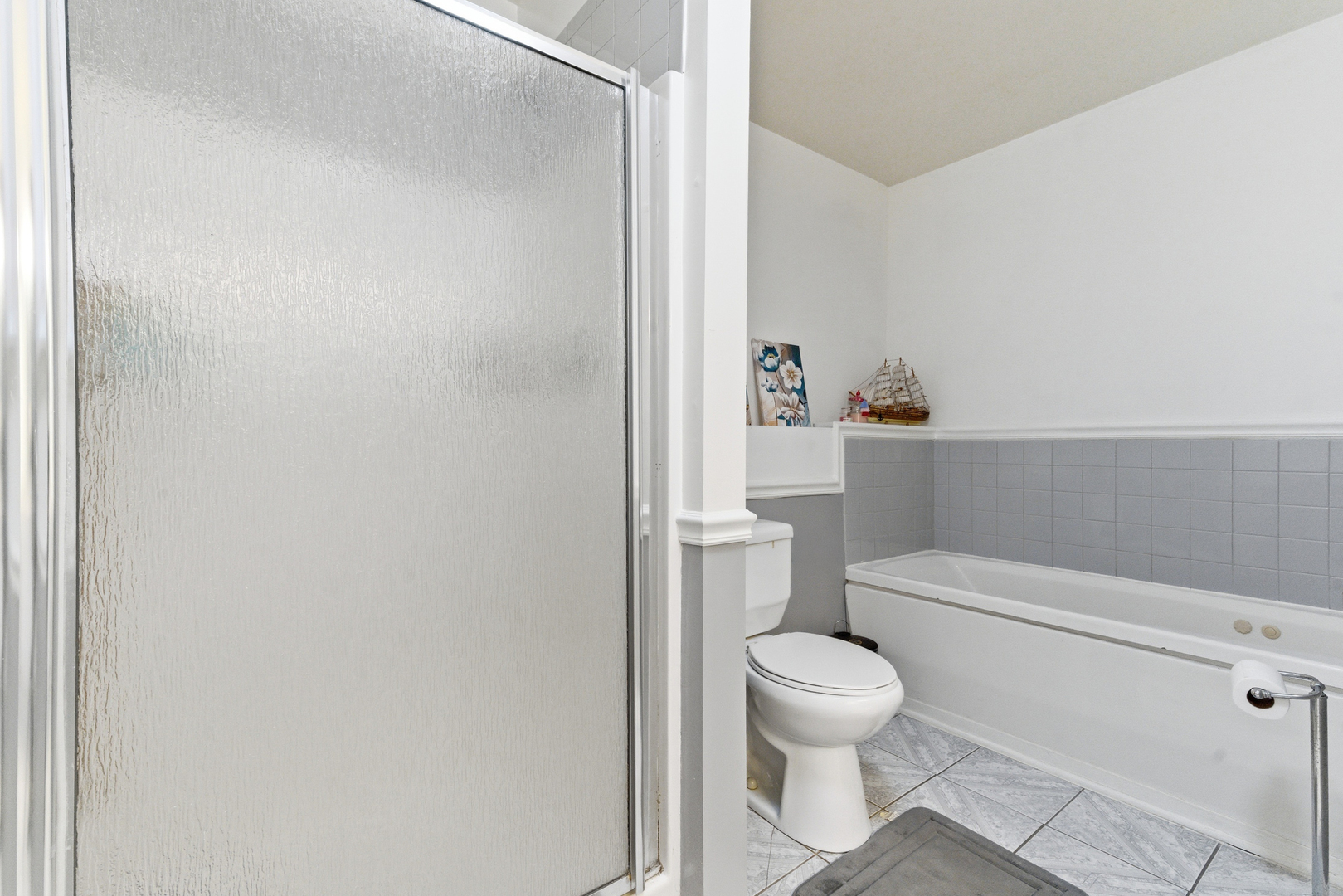 3805 Parkway Lane, Zion, IL 60099