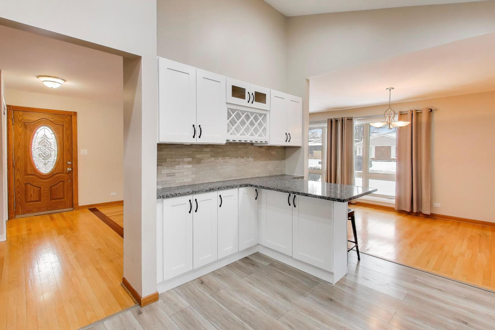 9416 OLIPHANT Avenue, Morton Grove, IL 60053