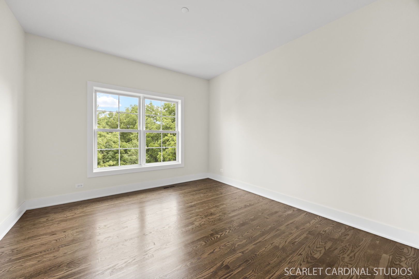 831 Avon Court, Glen Ellyn, IL 60137