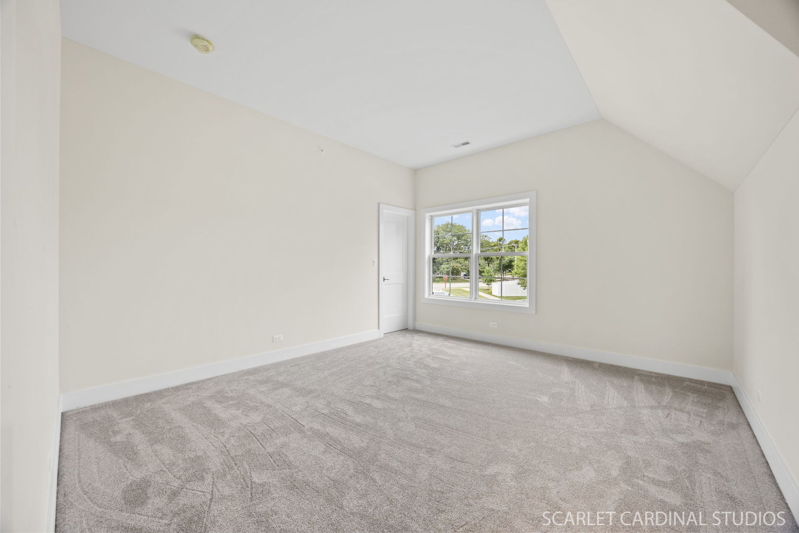 831 Avon Court, Glen Ellyn, IL 60137