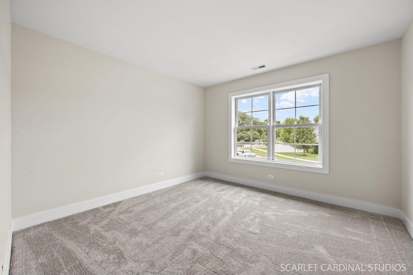 831 Avon Court, Glen Ellyn, IL 60137