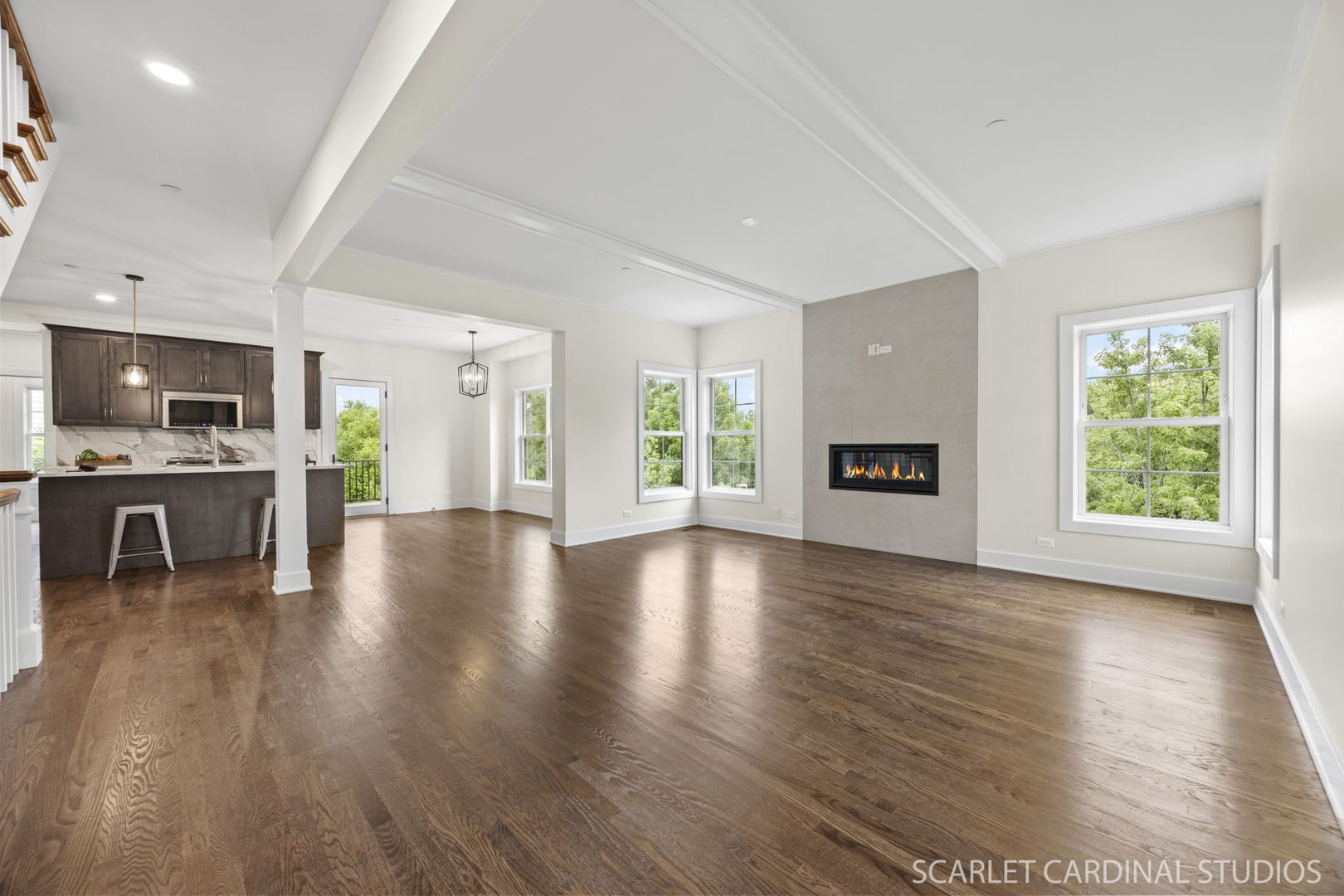 831 Avon Court, Glen Ellyn, IL 60137