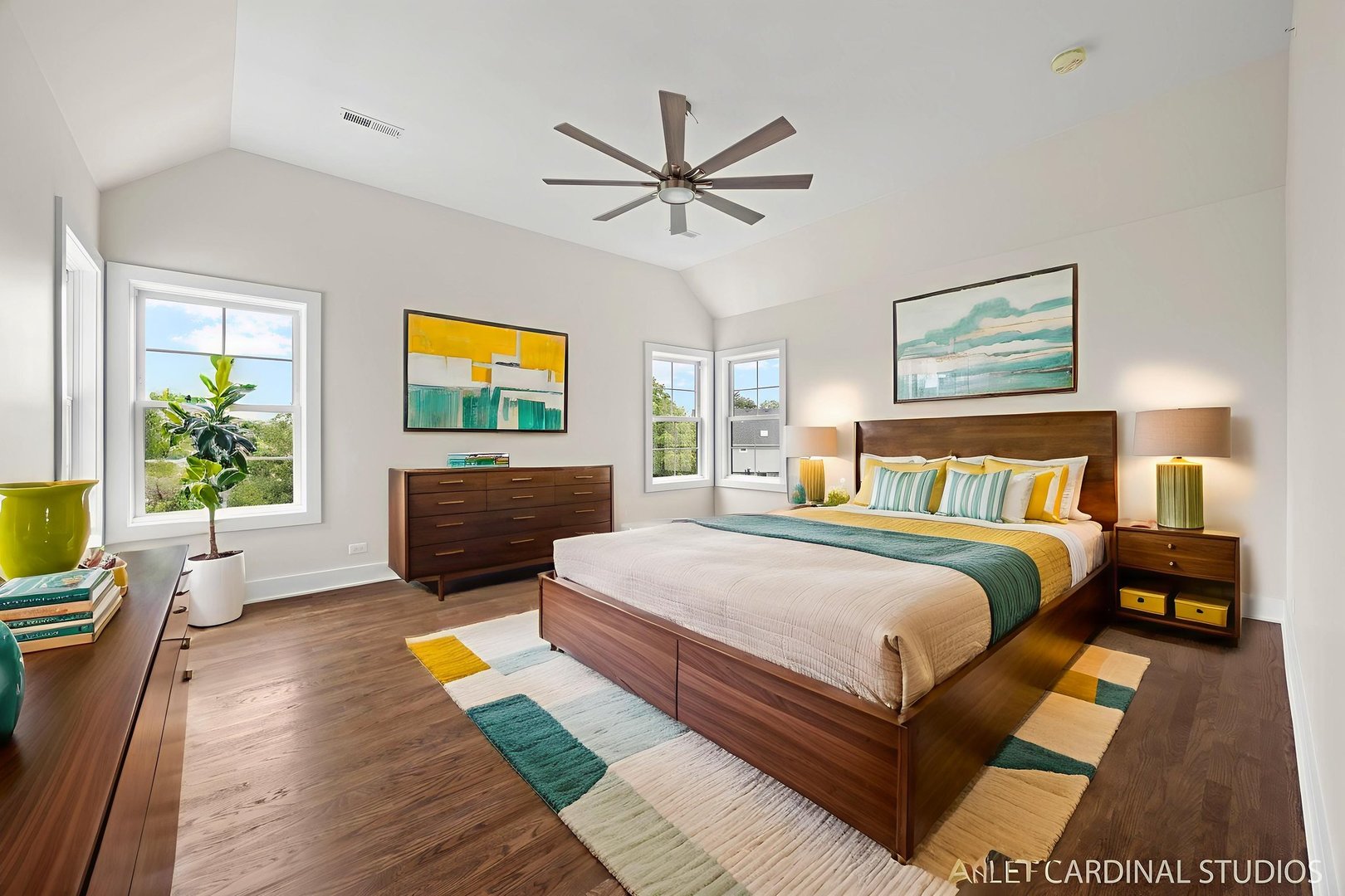 831 Avon Court, Glen Ellyn, IL 60137