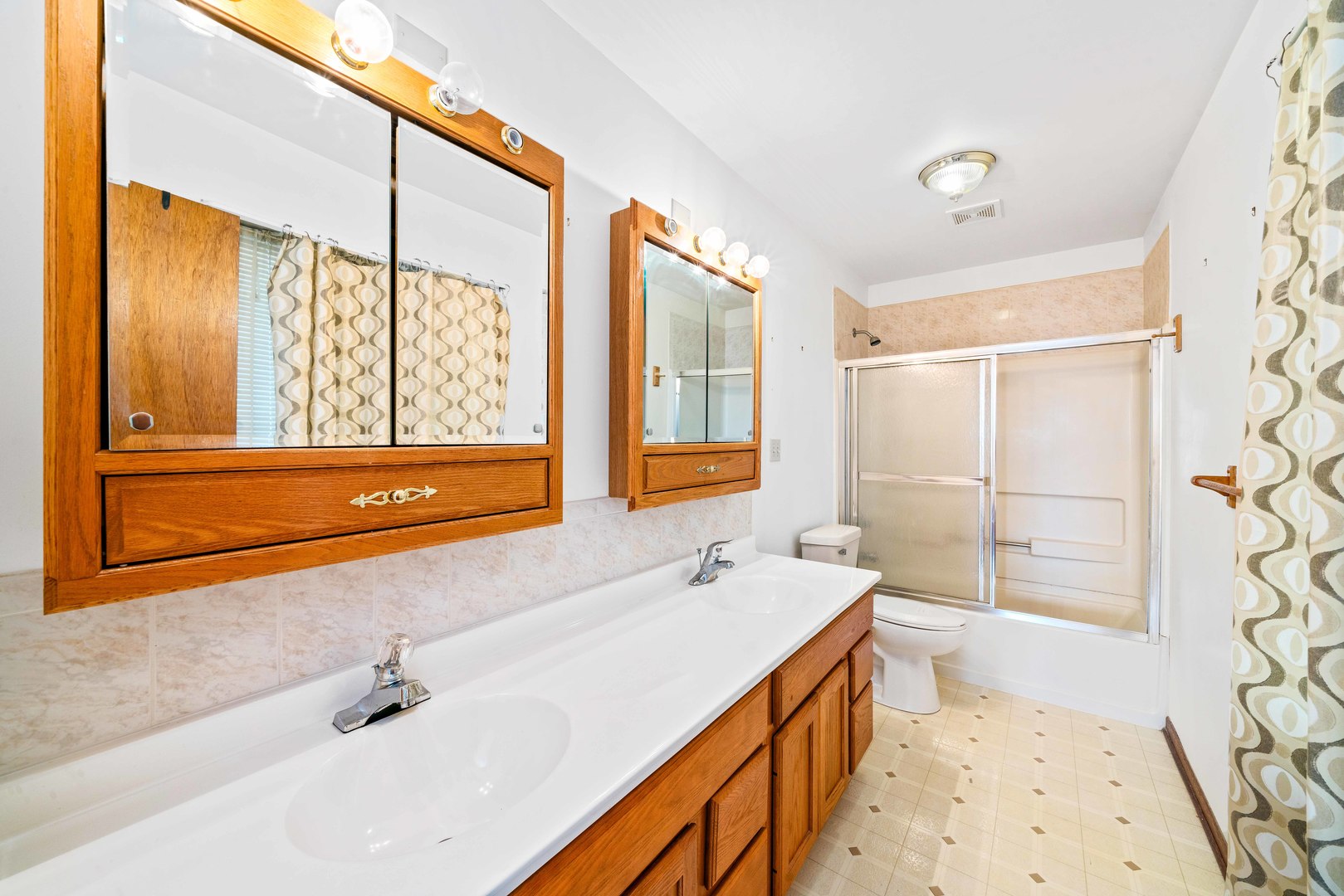 421 E Church Street, Sandwich, IL 60548