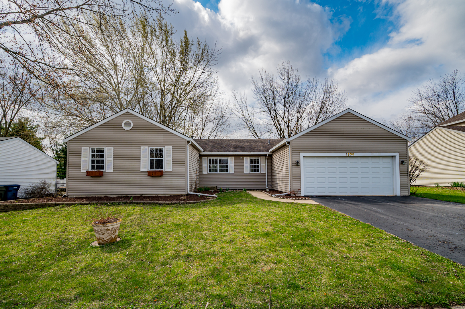 1306 CANYON RUN Road, Naperville, IL 60565