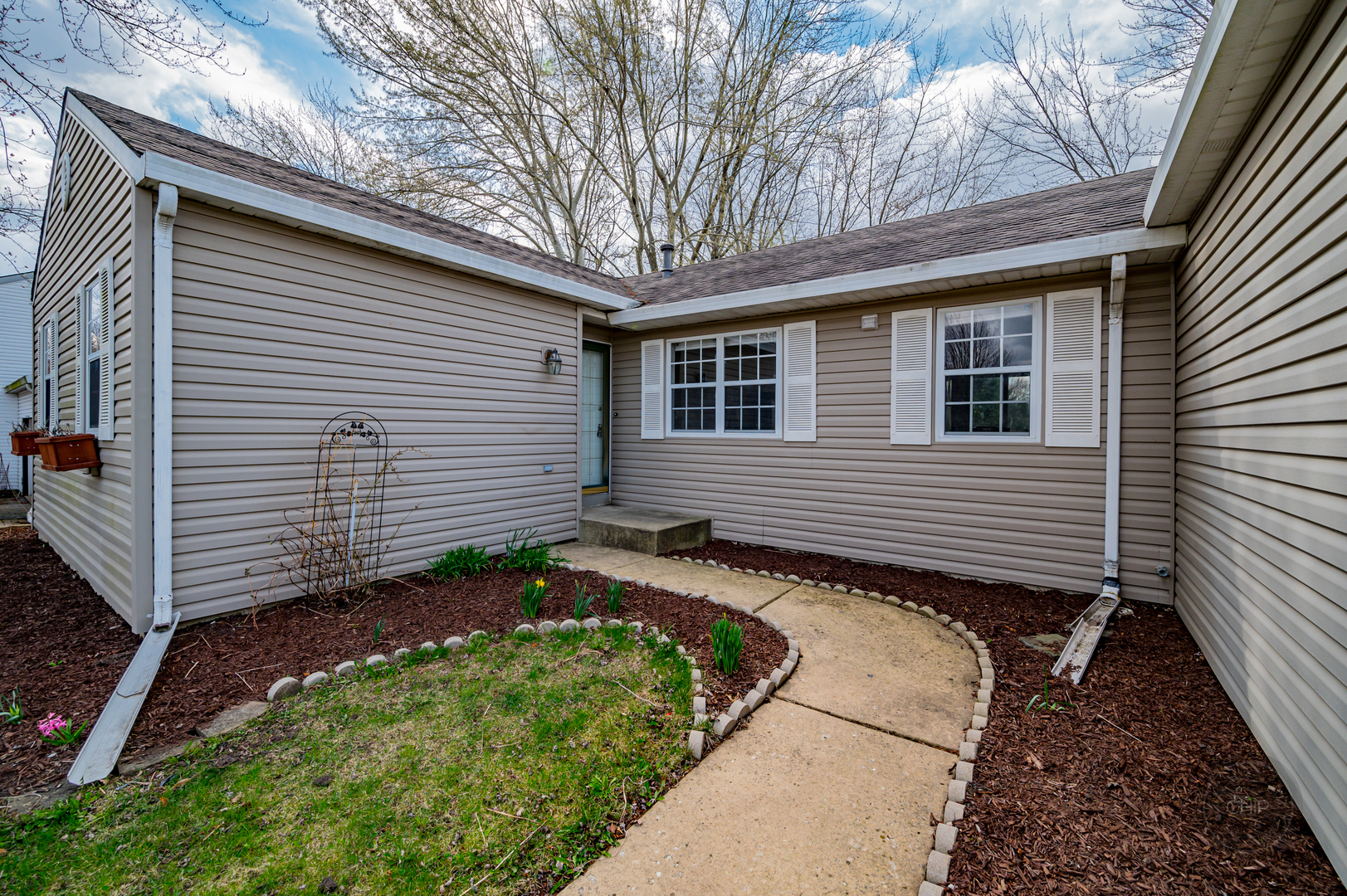 1306 CANYON RUN Road, Naperville, IL 60565