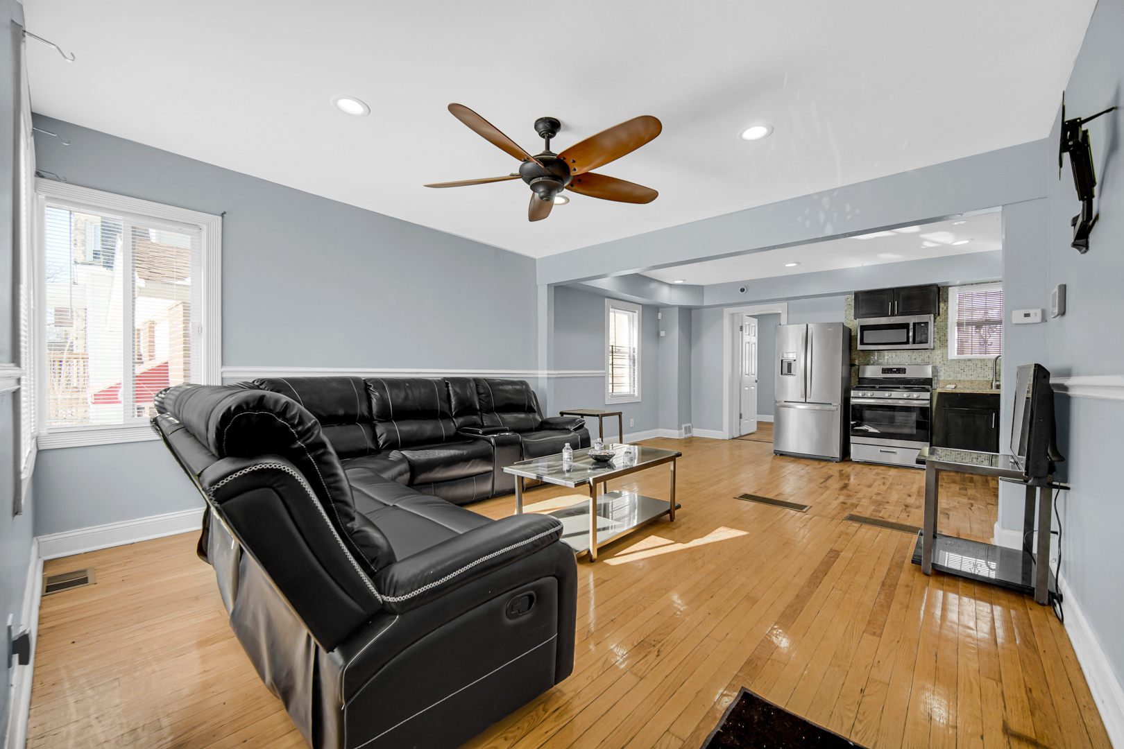 1336 E 73rd Street, Chicago, IL 60619