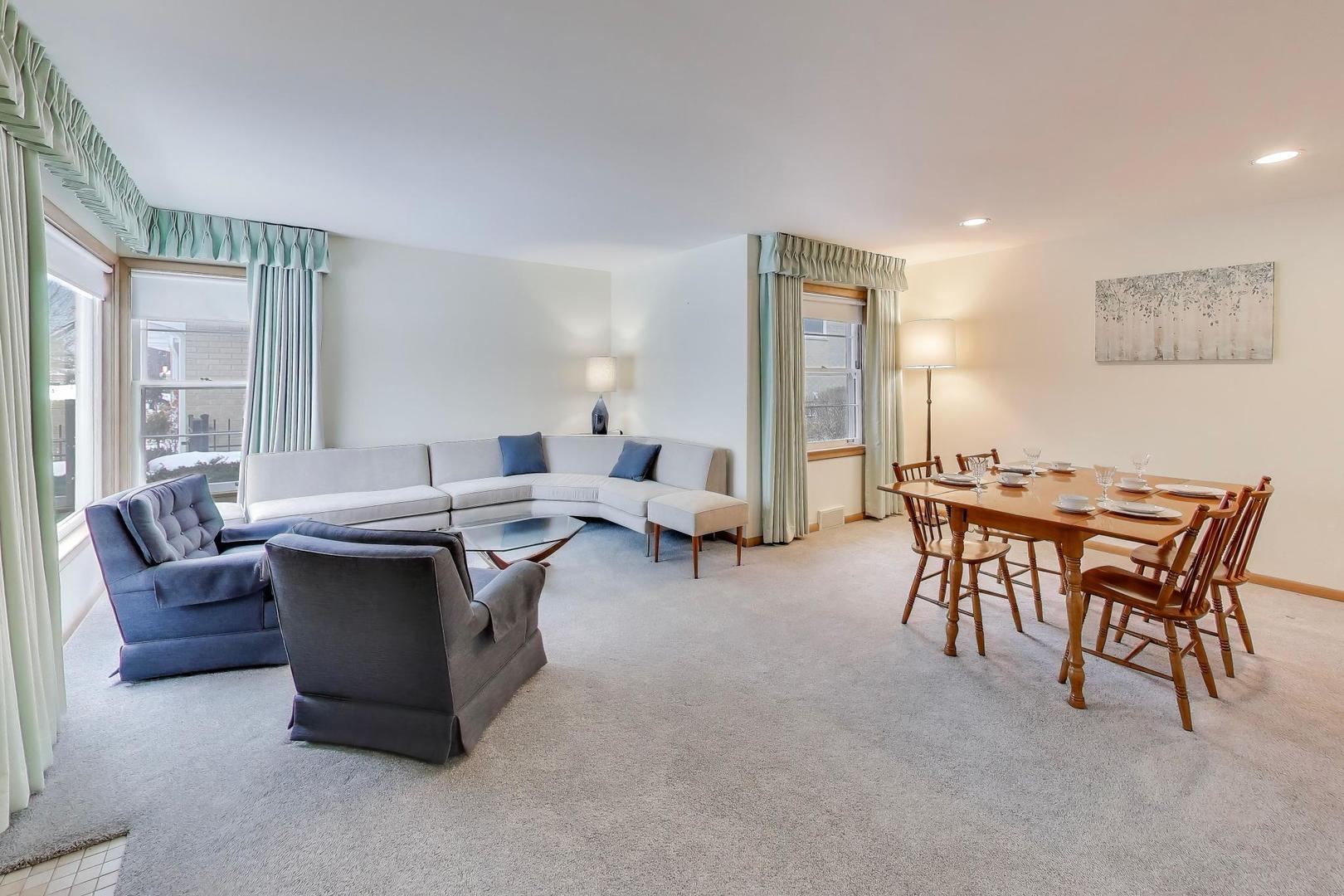 820 N Delphia Avenue, Park Ridge, IL 60068