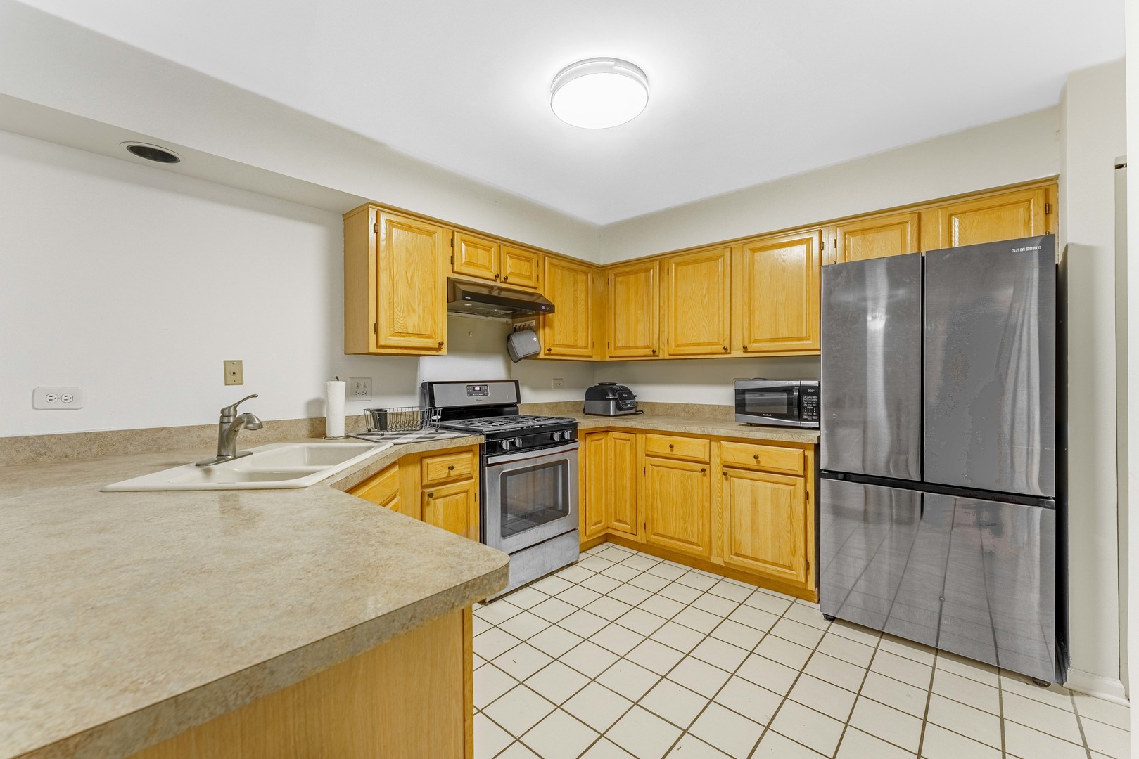 741 W Streamwood Boulevard #A, Streamwood, IL 60107