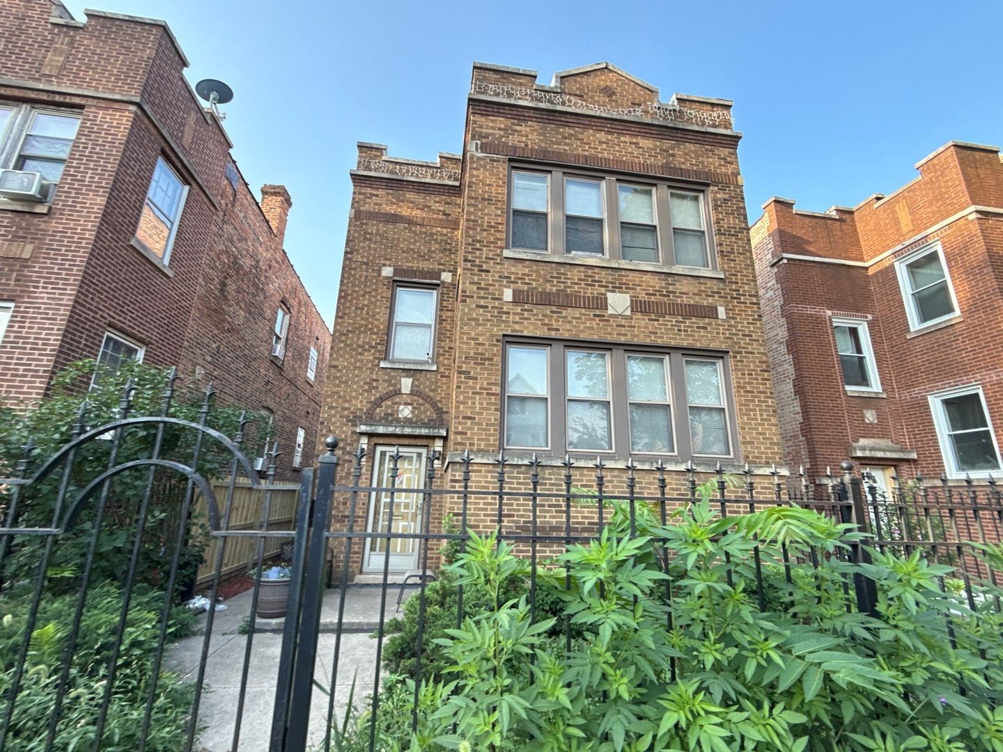 4319 W Potomac Avenue, Chicago, IL 60651