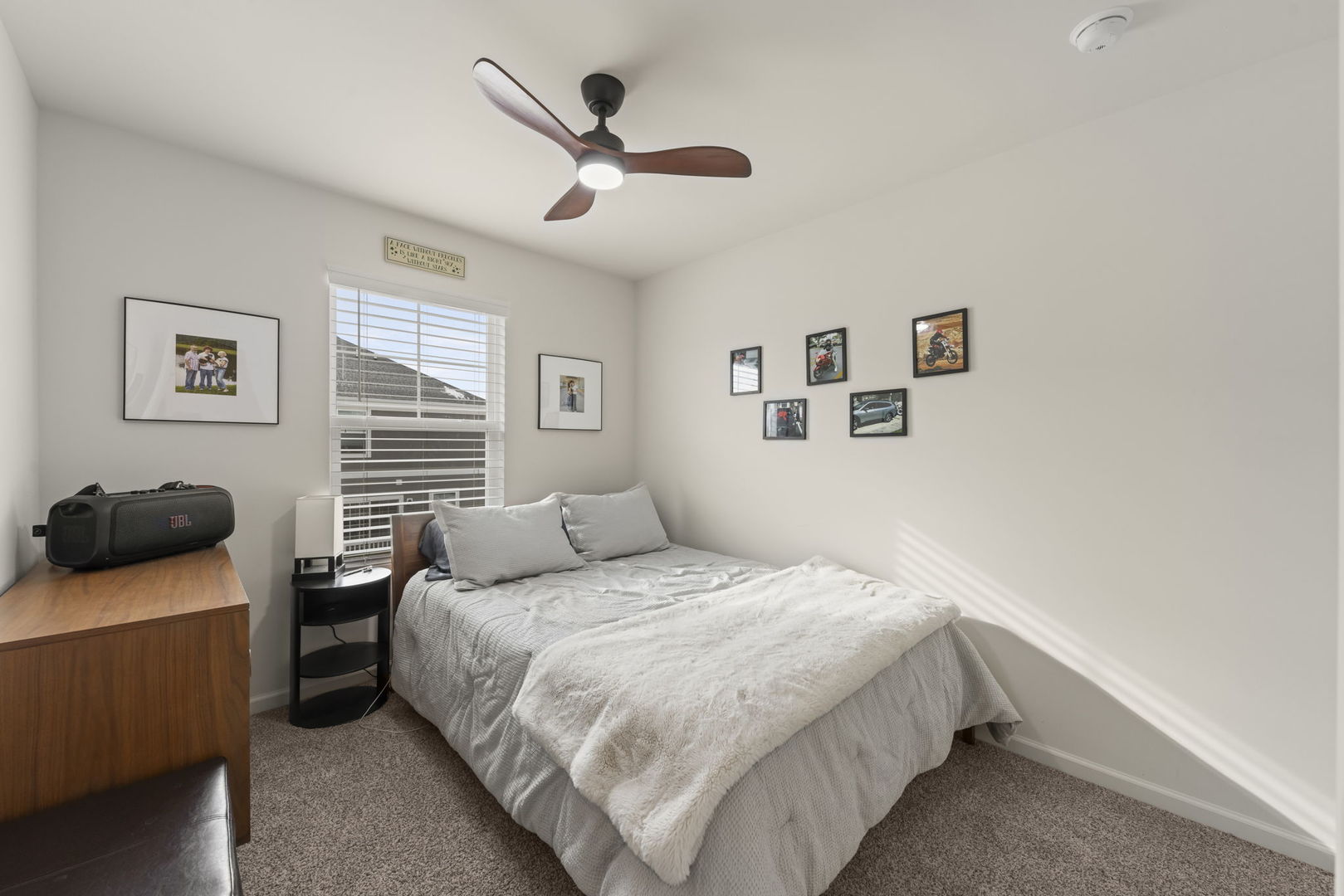 352 Bridgeview Court, St. Charles, IL 60174