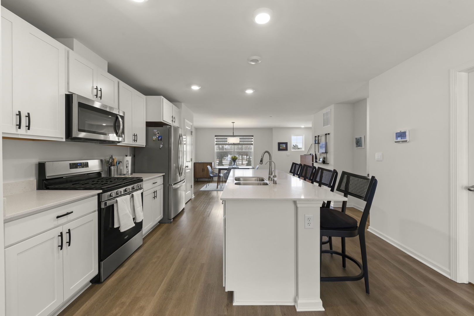 352 Bridgeview Court, St. Charles, IL 60174