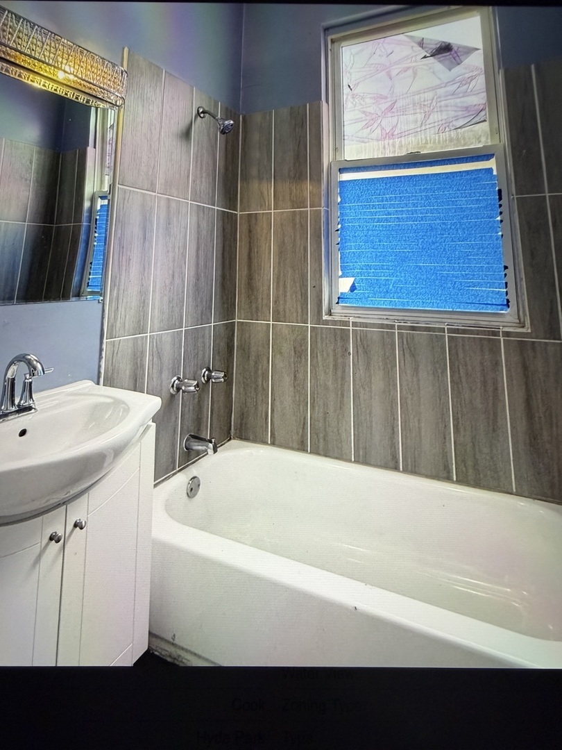 5943 S Indiana Avenue #3, Chicago, IL 60637